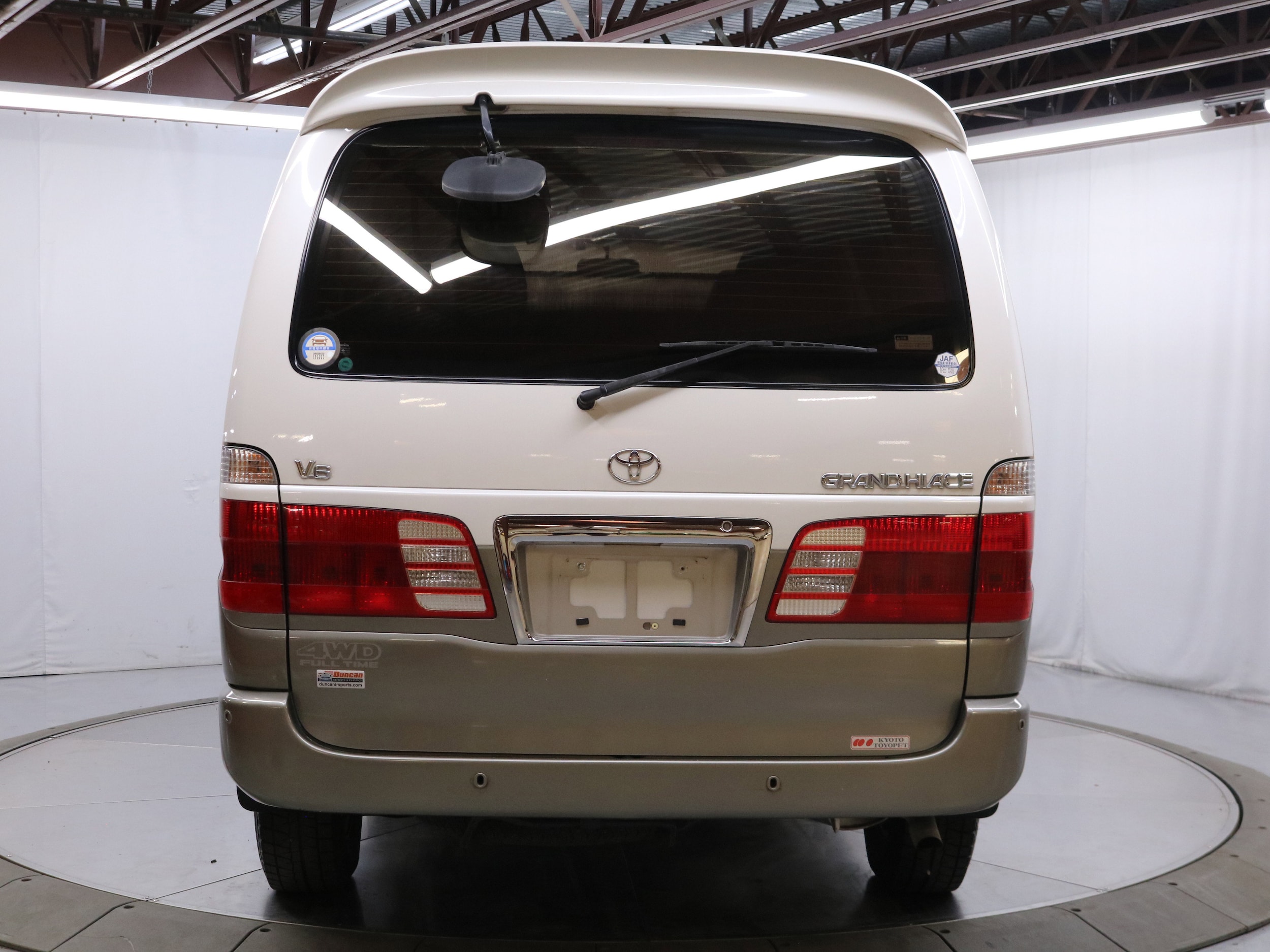 2000 Toyota Grand Hiace 6