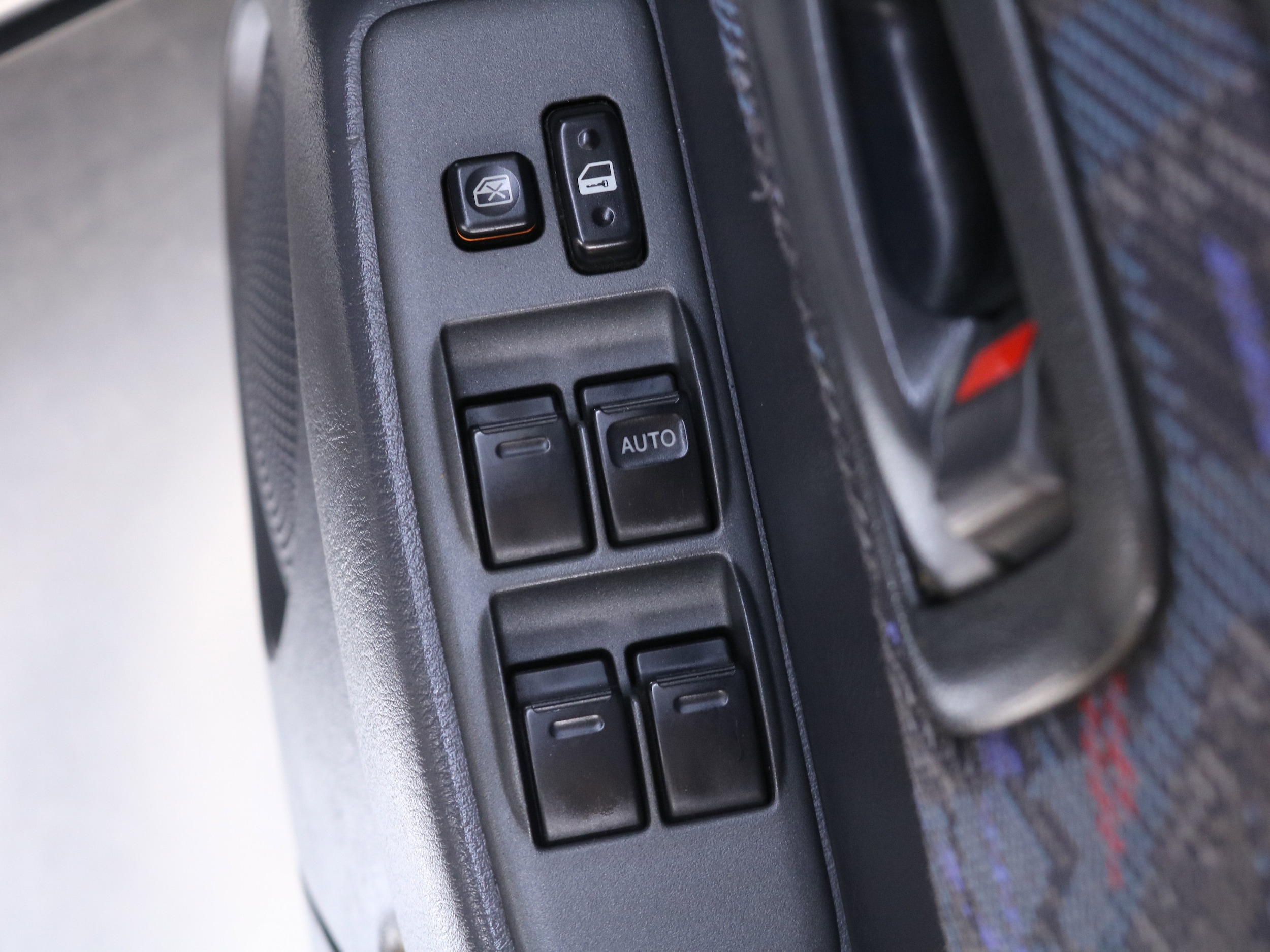 1998 Toyota RAV4 24