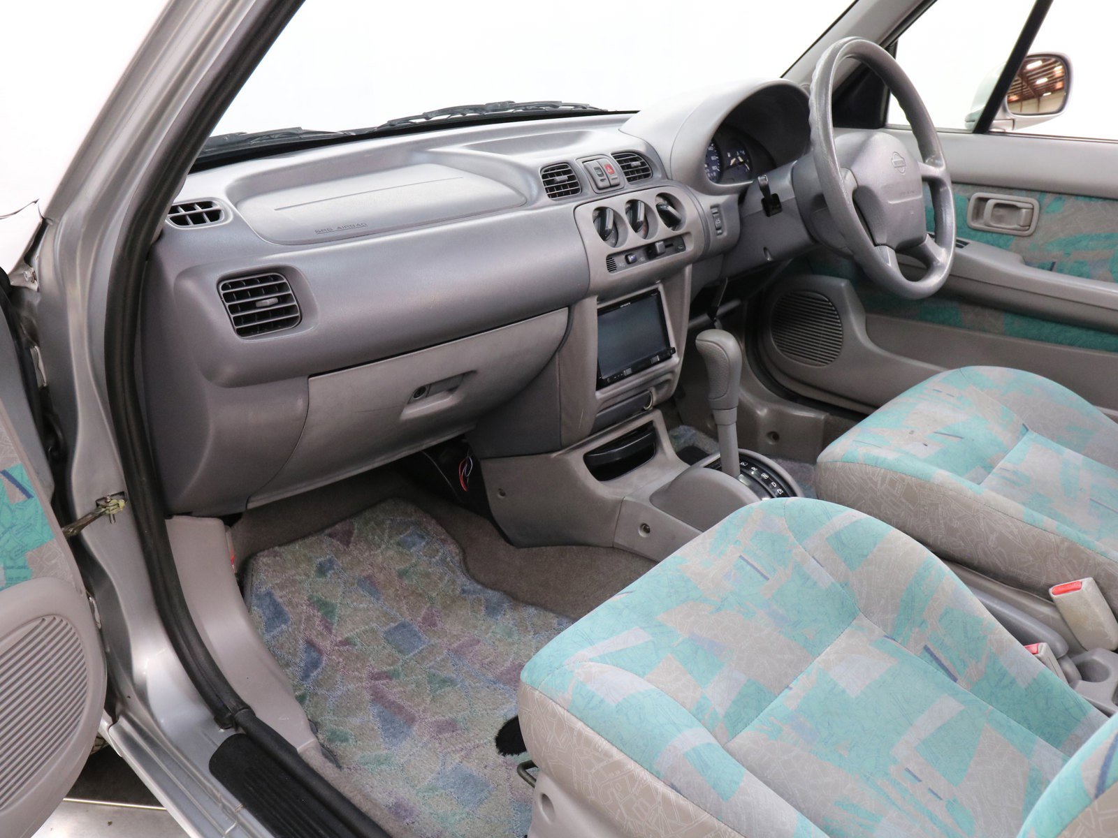 1998 Nissan March 19