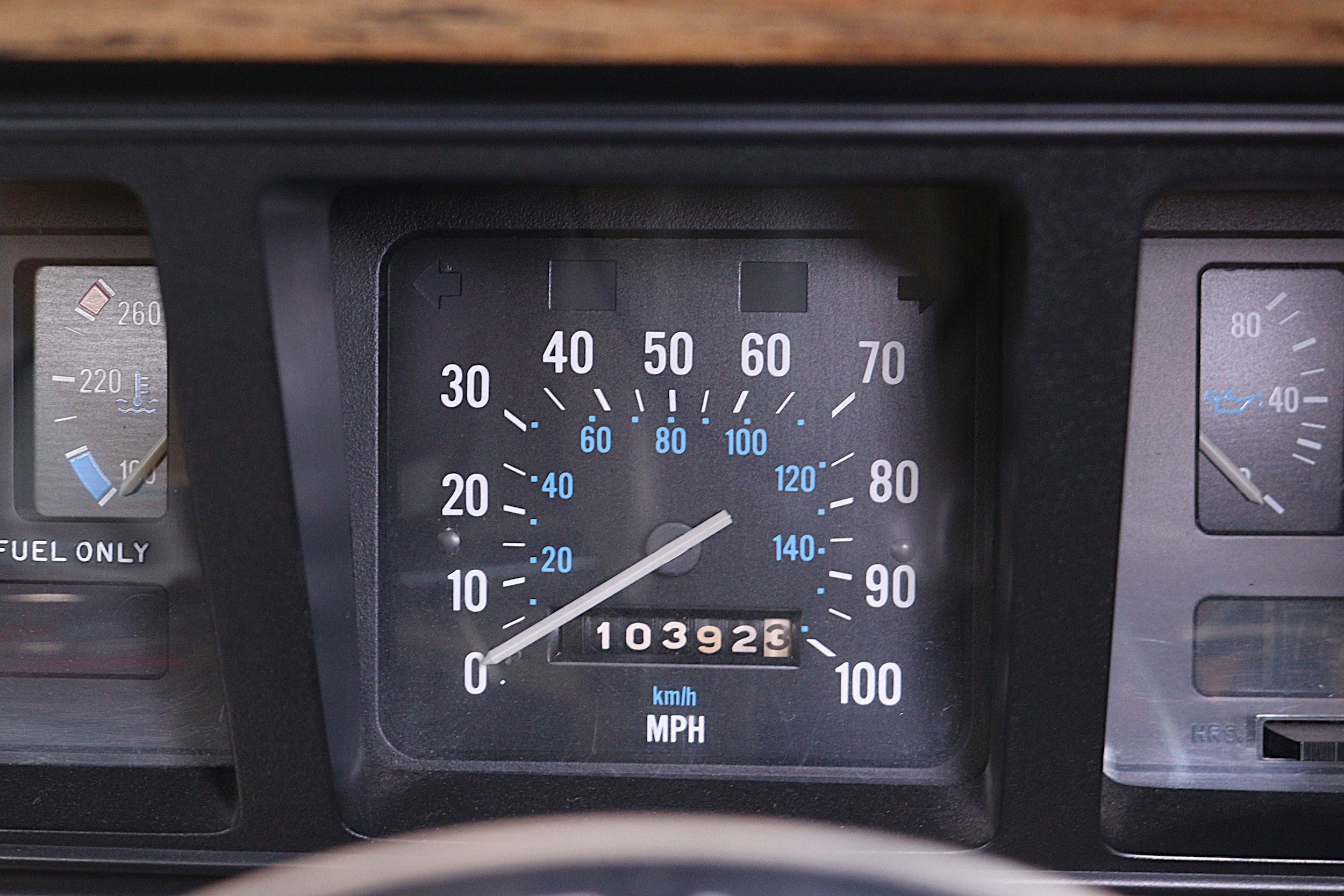 1997 Jeep Grand Wagoneer 48