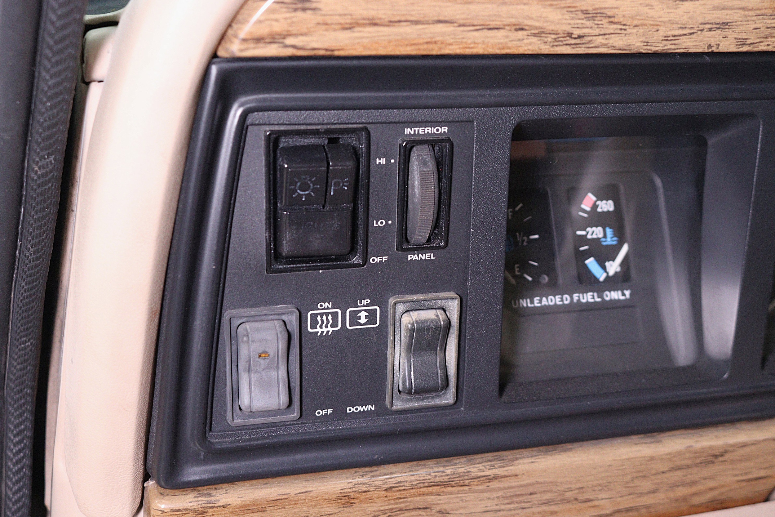 1997 Jeep Grand Wagoneer 51