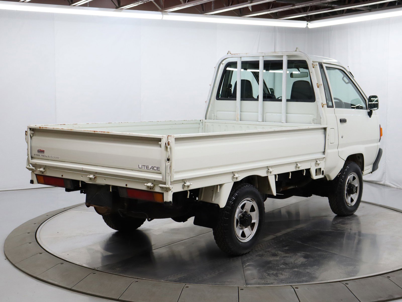 1998 Toyota Liteace 8