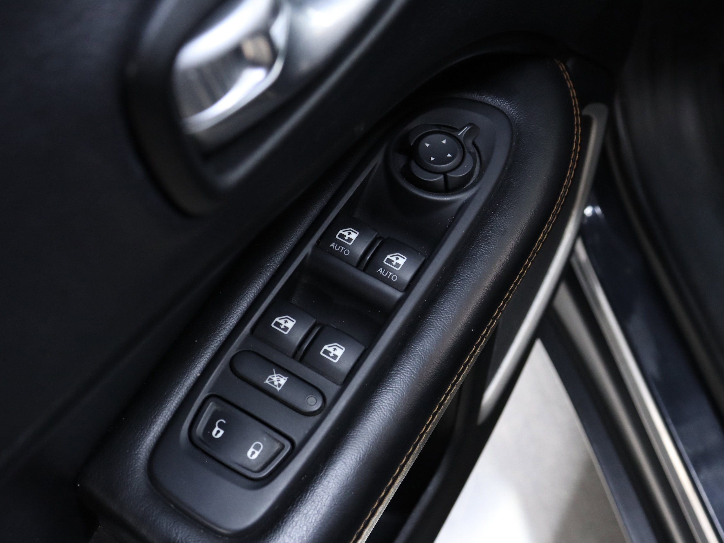 2018 Jeep Compass 25