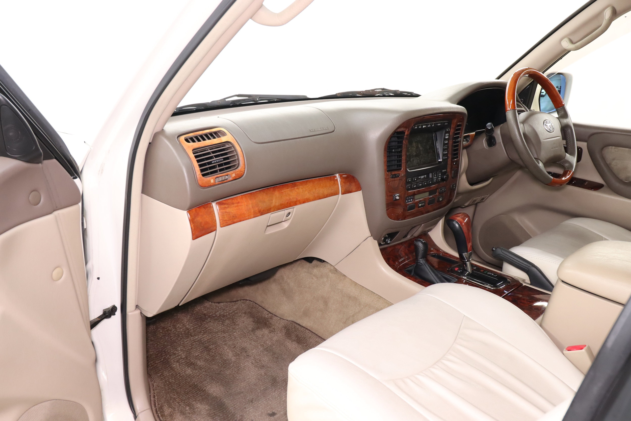 2000 Toyota Land Cruiser 16