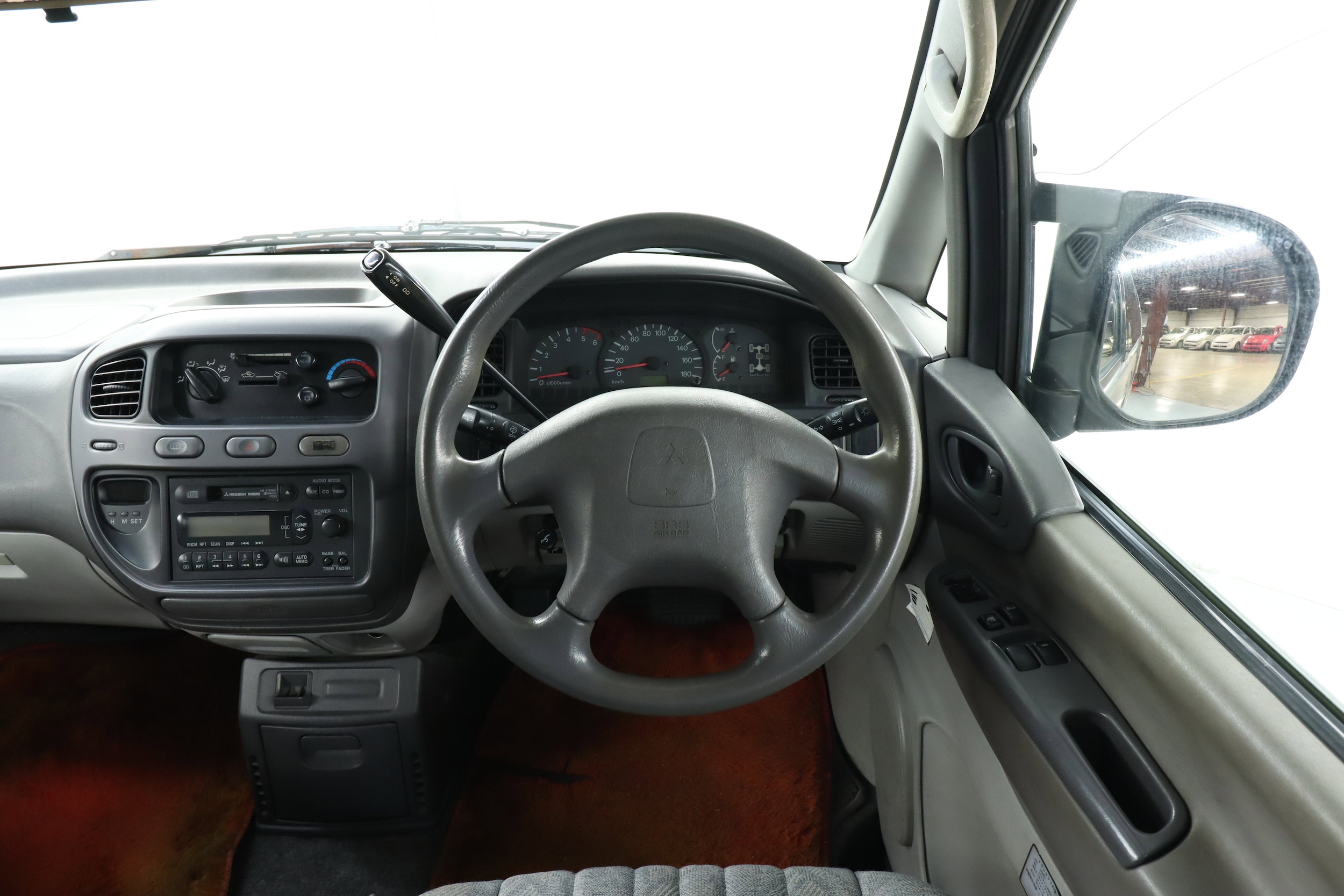 2000 Mitsubishi Delica 12