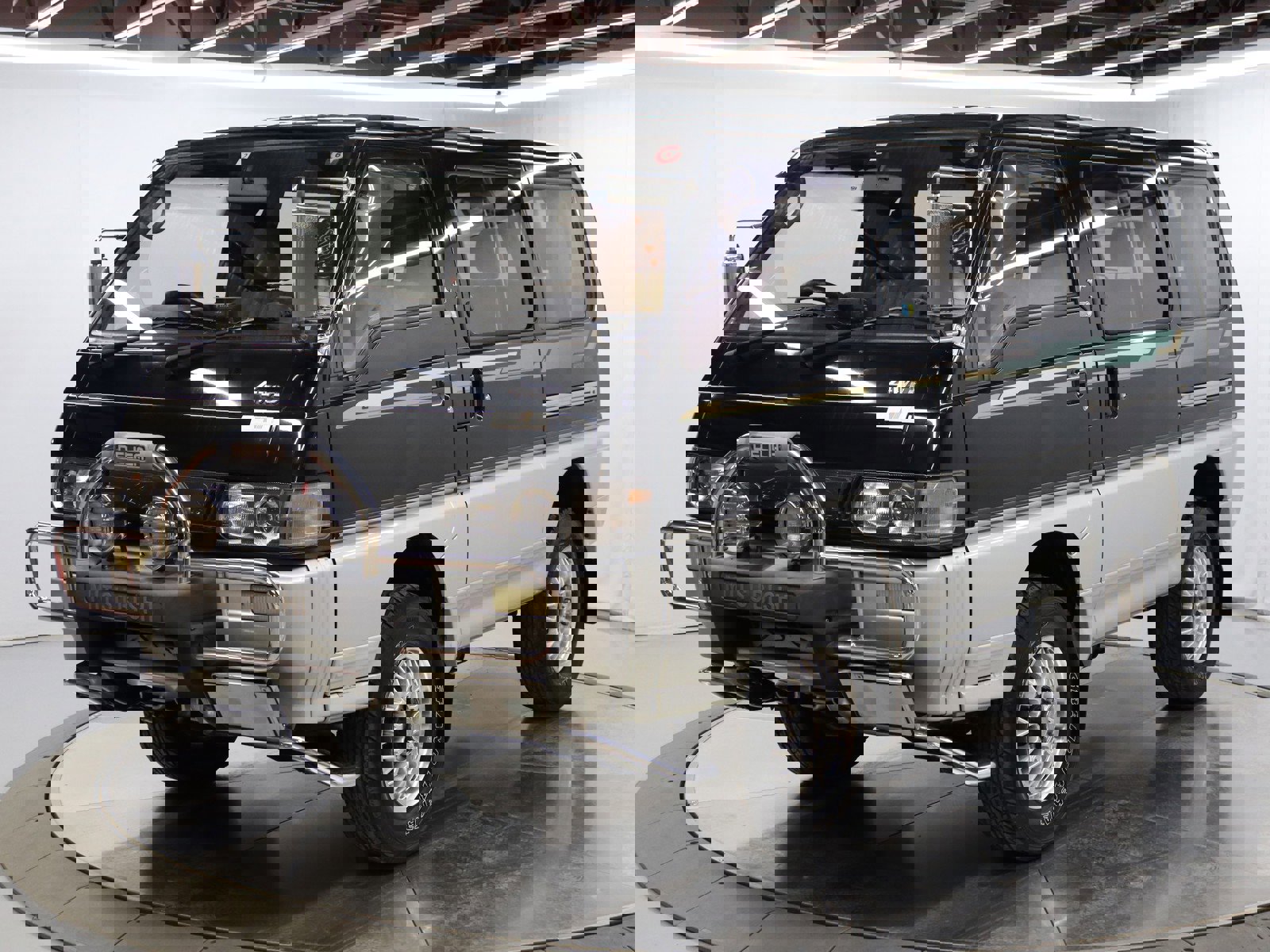 1994 Mitsubishi Delica 2