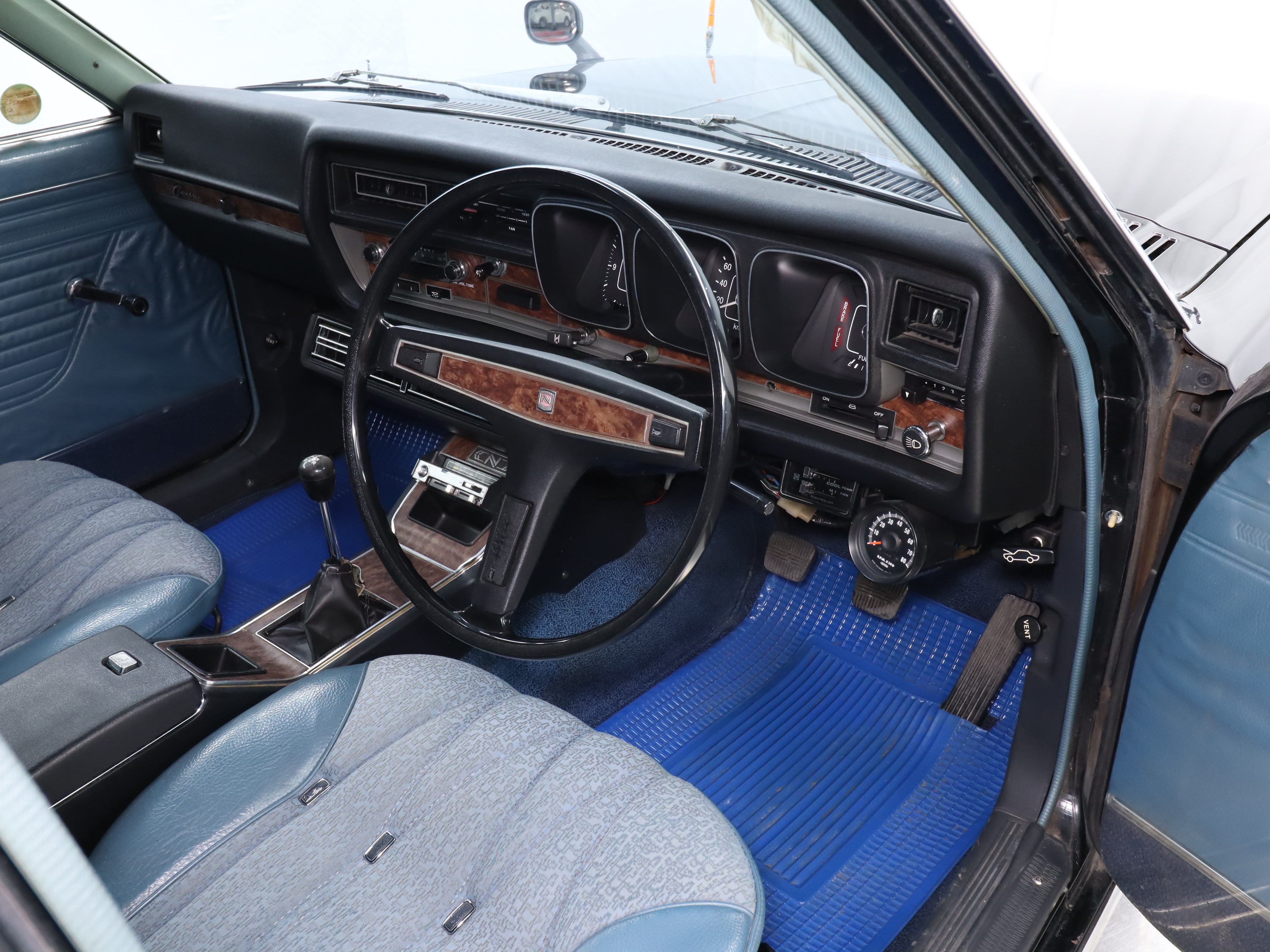 1974 Nissan Cedric 9