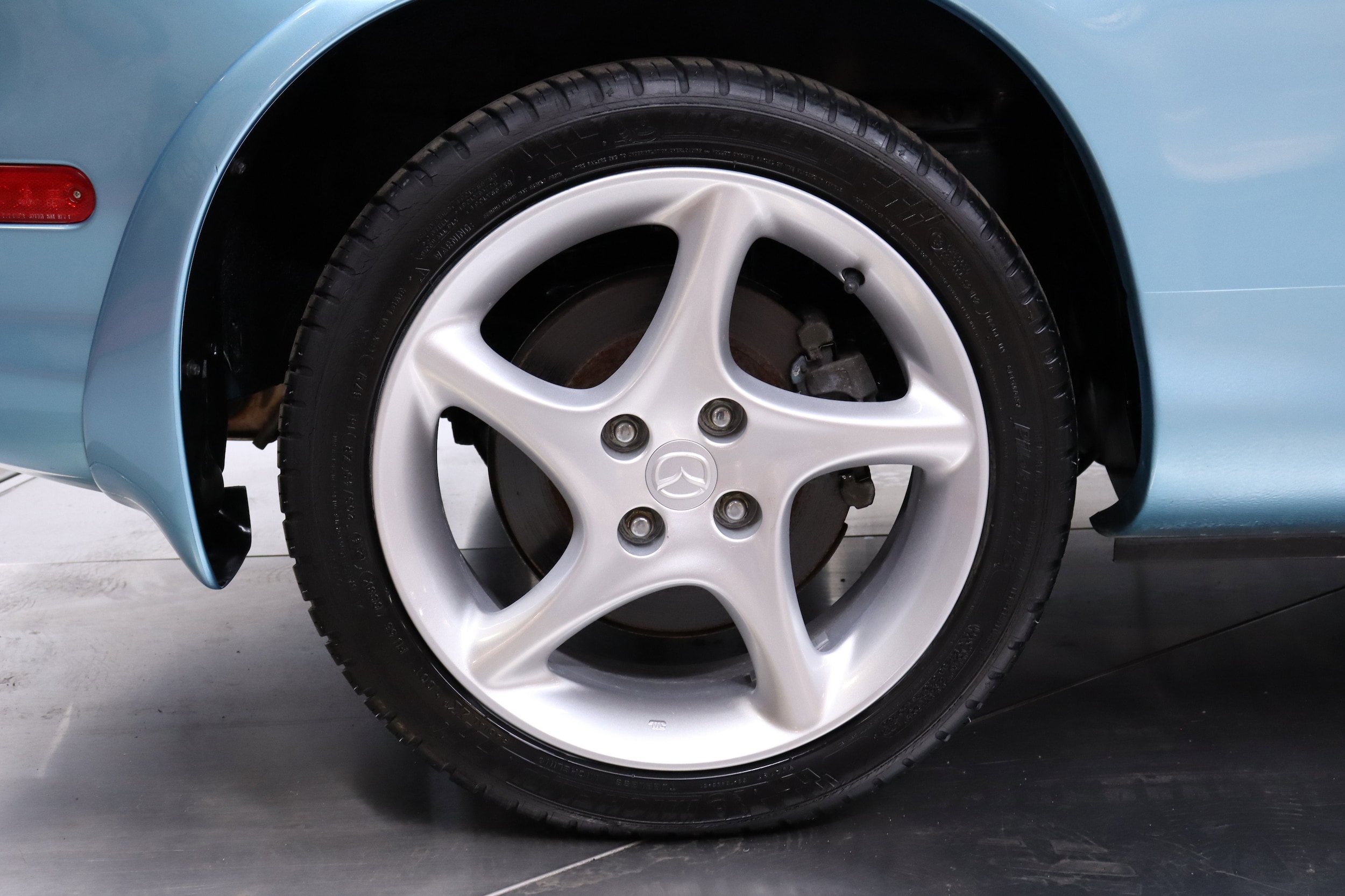 2000 Mazda Roadster 33