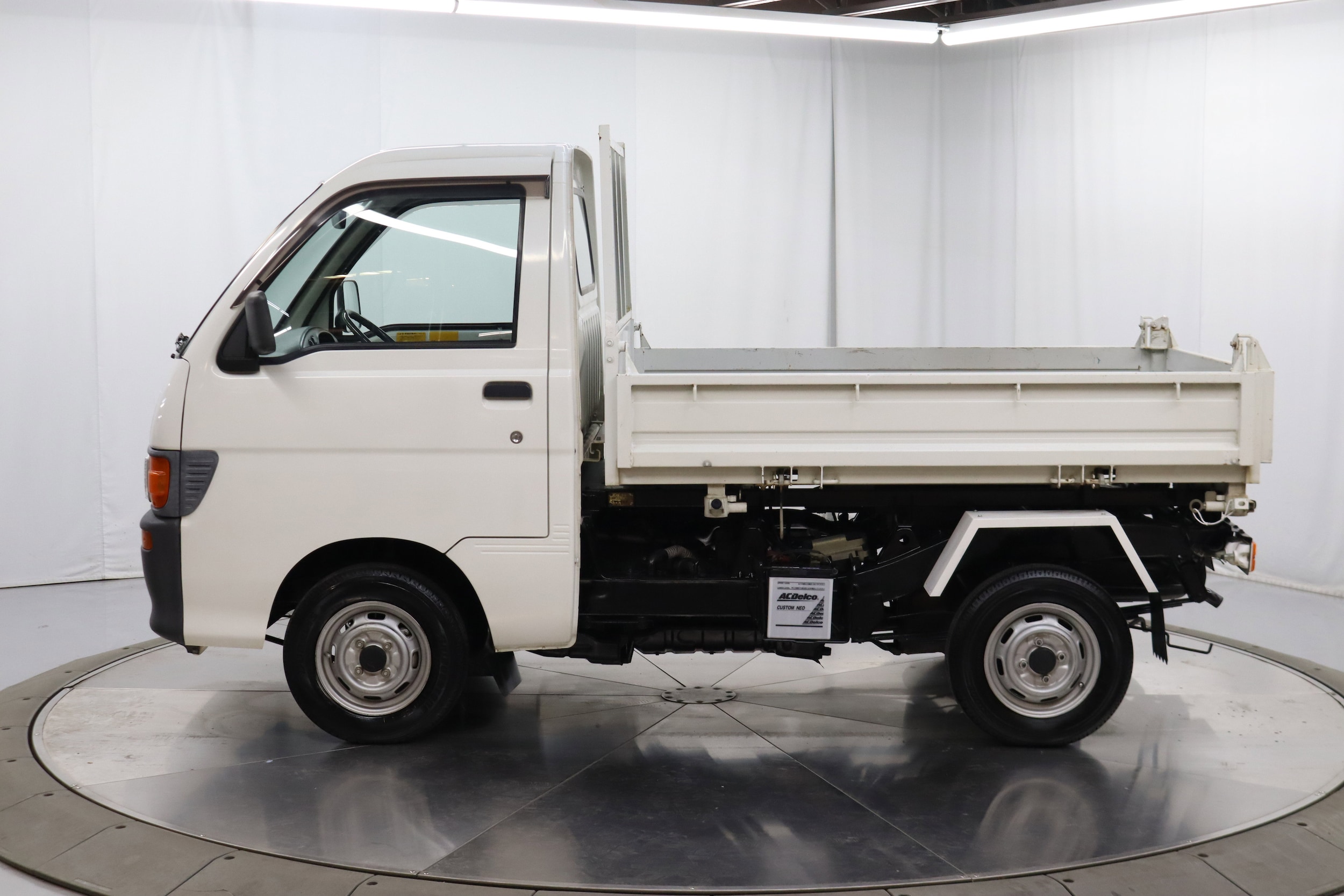1998 Daihatsu Hijet 4