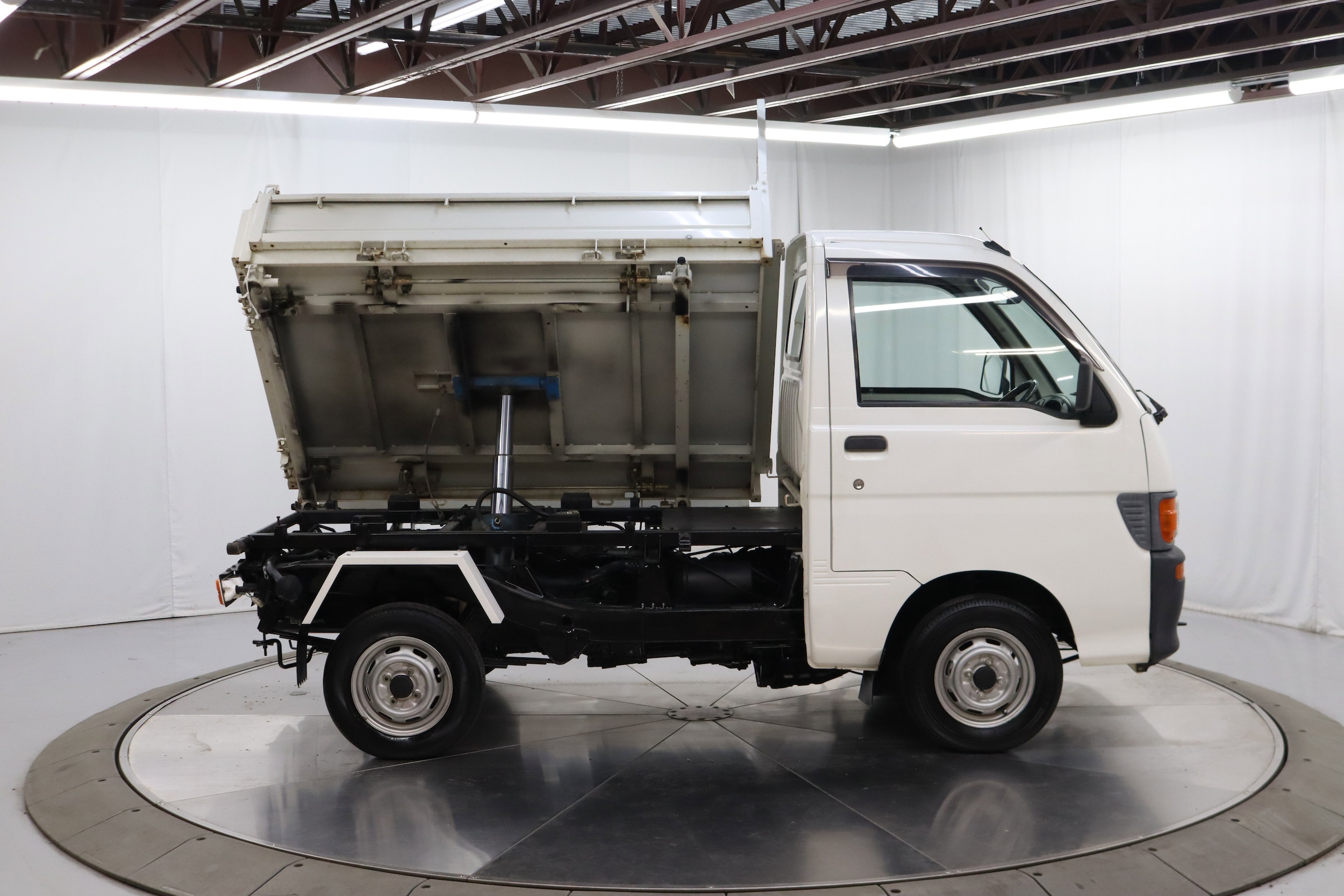 1998 Daihatsu Hijet 18