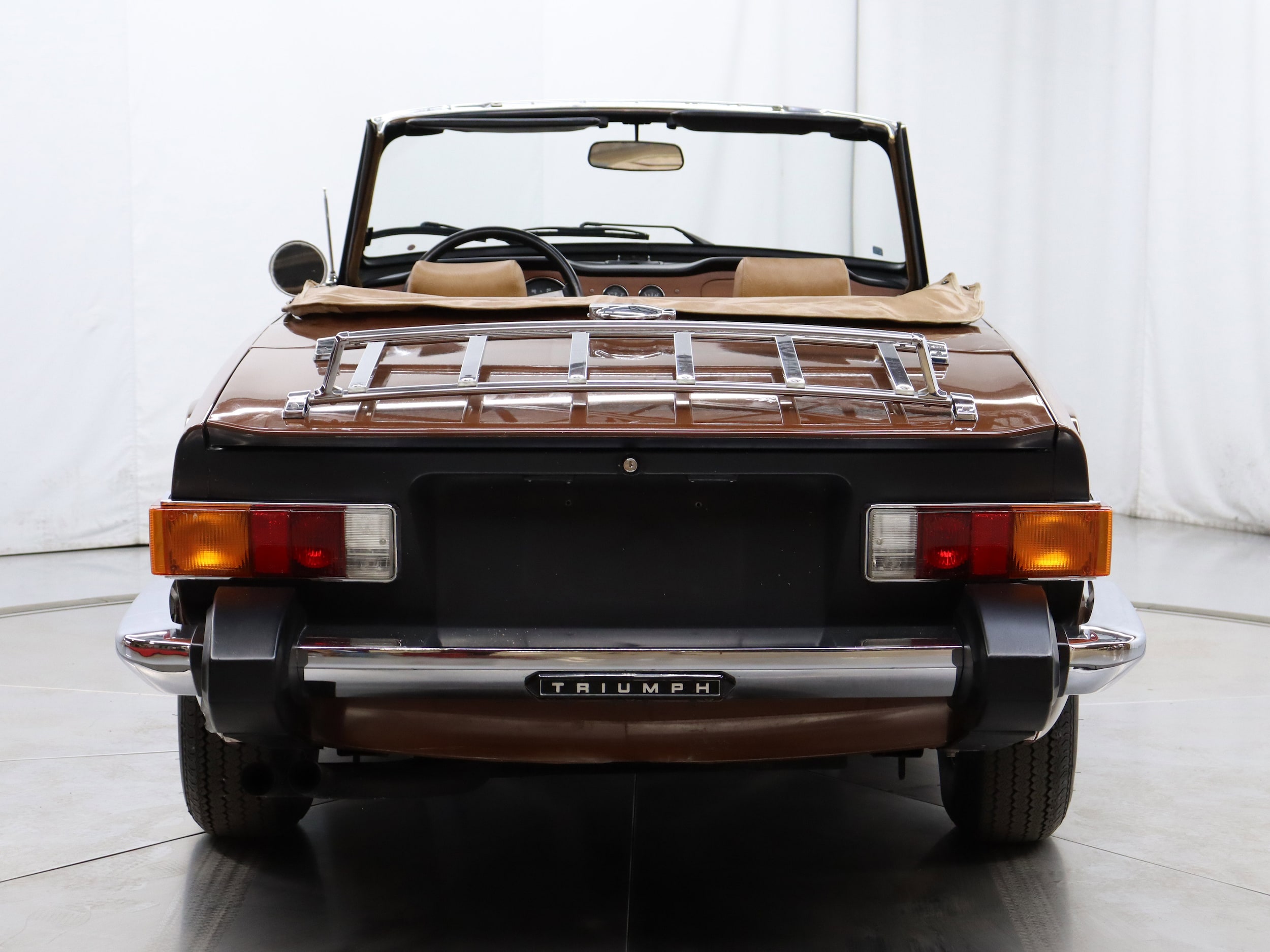 1976 Triumph TR6 28