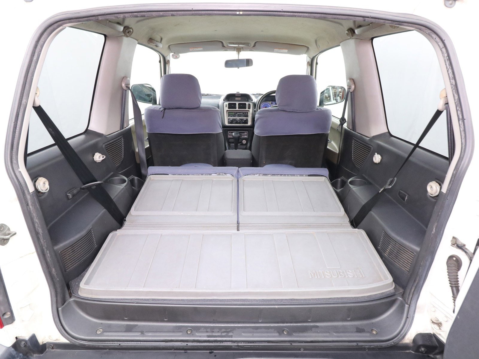 1999 Mitsubishi Pajero 25
