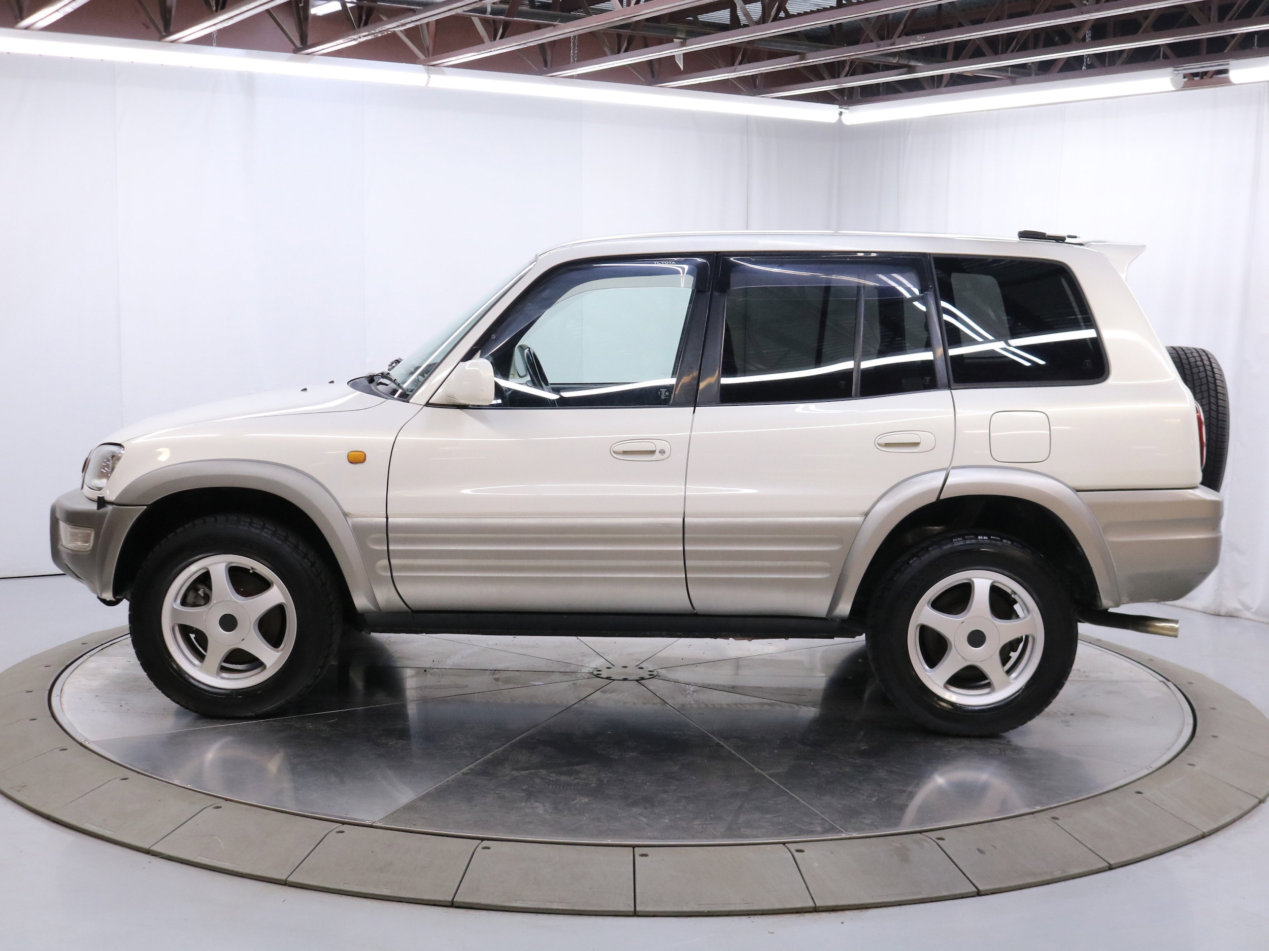 1998 Toyota RAV4 4