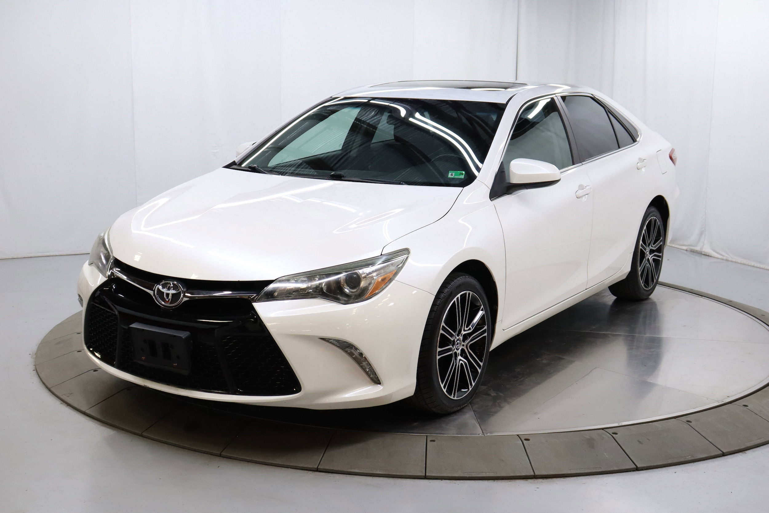 2016 Toyota Camry 2