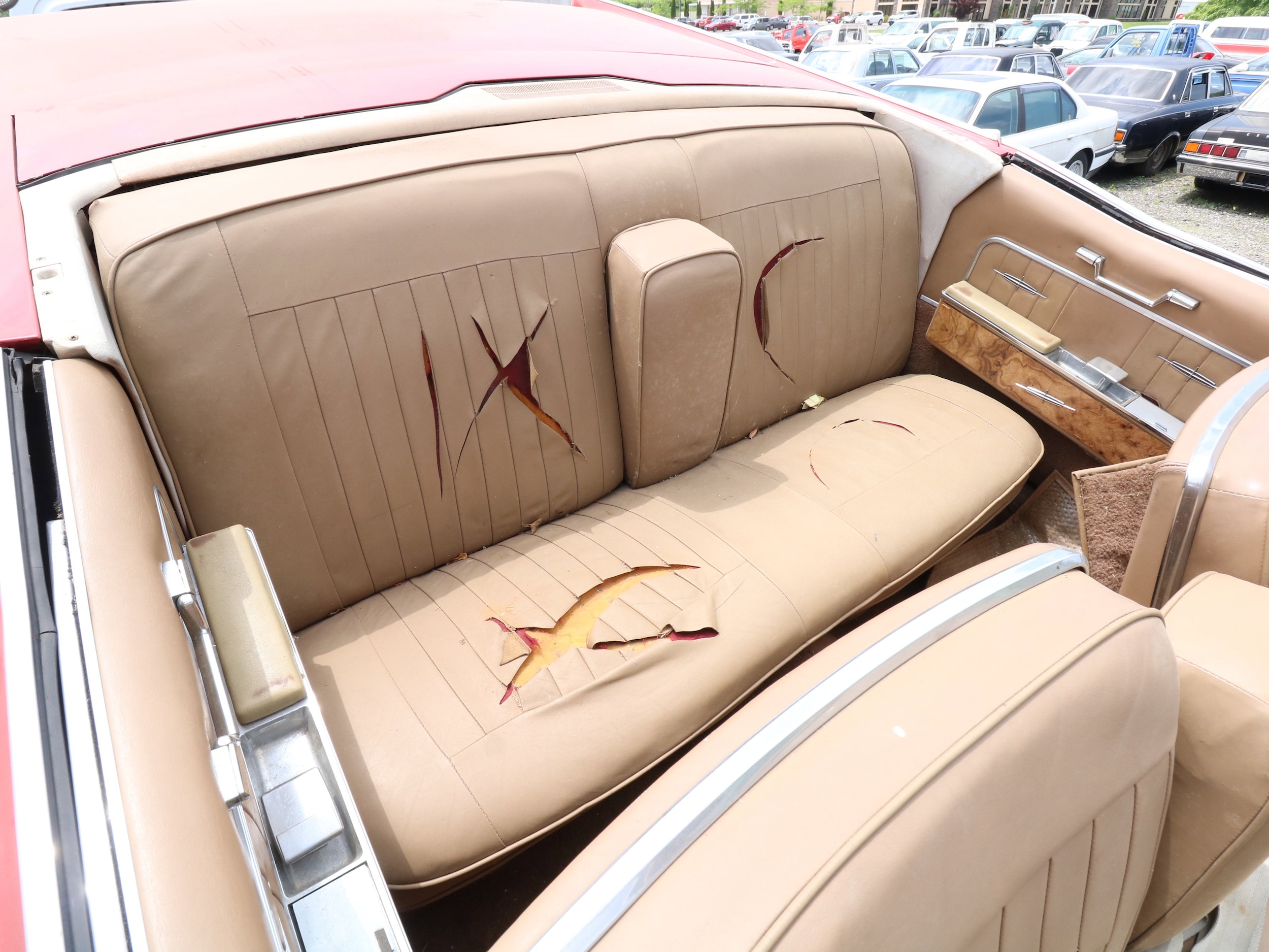 1966 Lincoln Continental 19