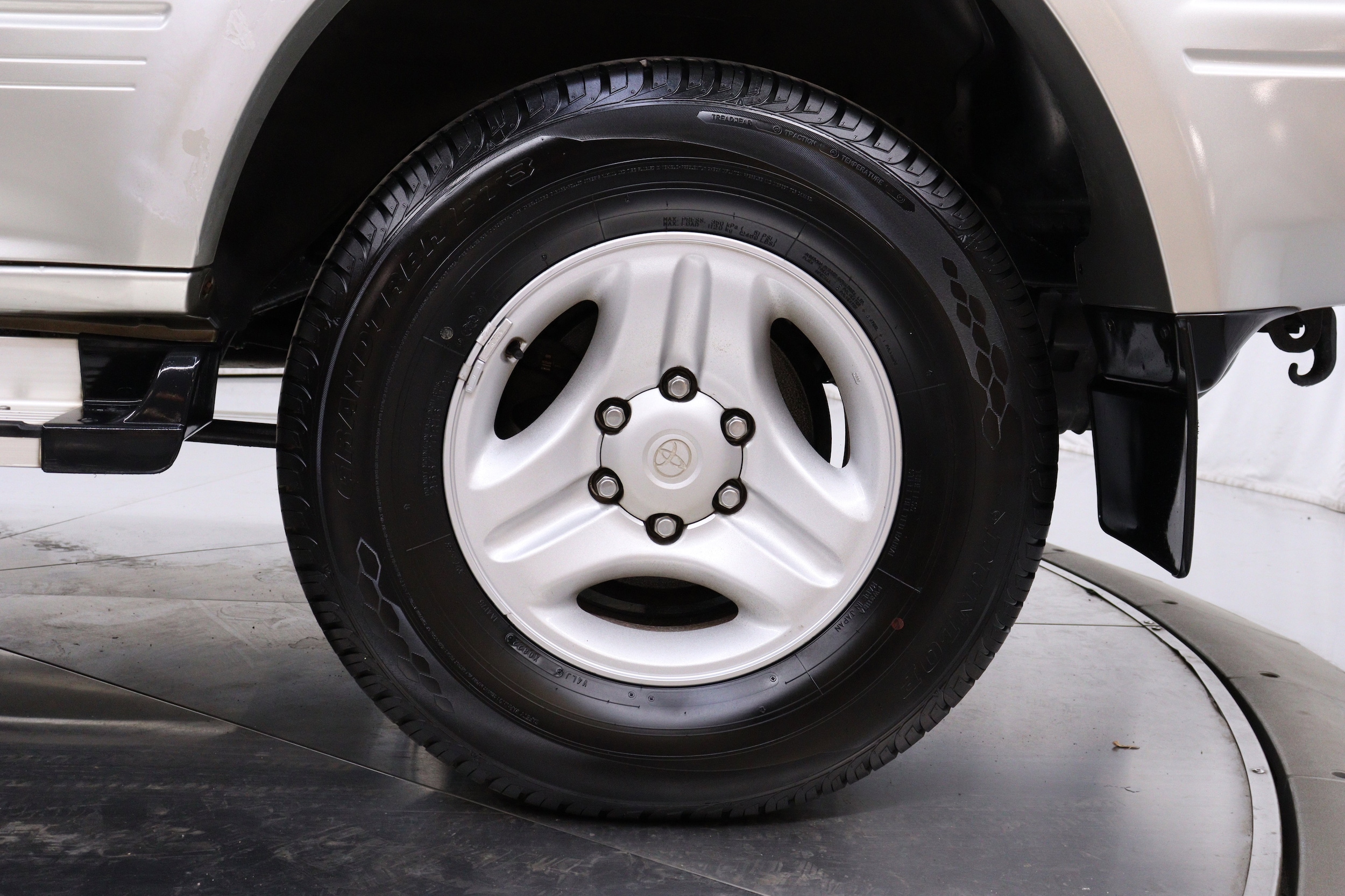 1999 Toyota Land Cruiser 37