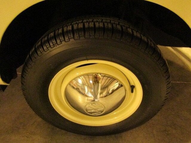1967 Volkswagen Bus 38