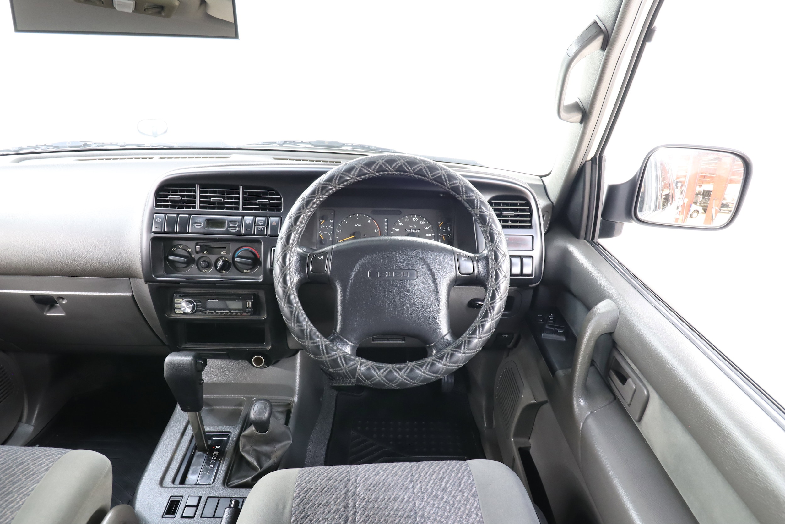 1996 Isuzu Bighorn 12