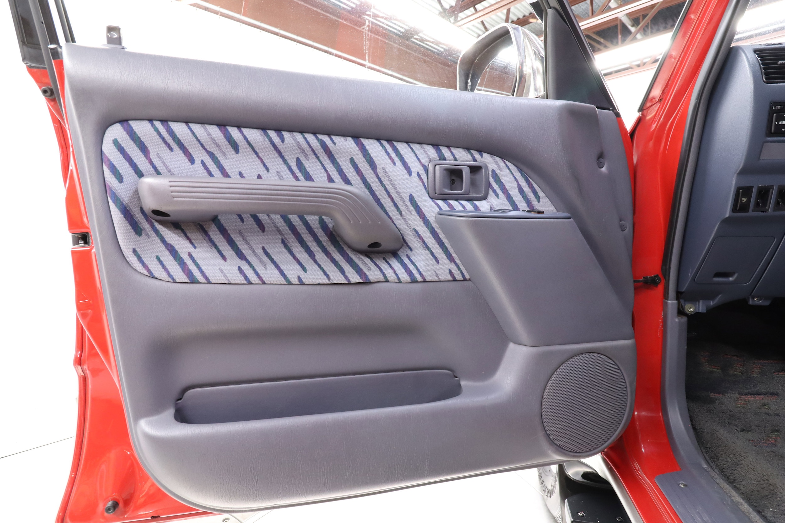 1998 Toyota Land Cruiser Prado 23