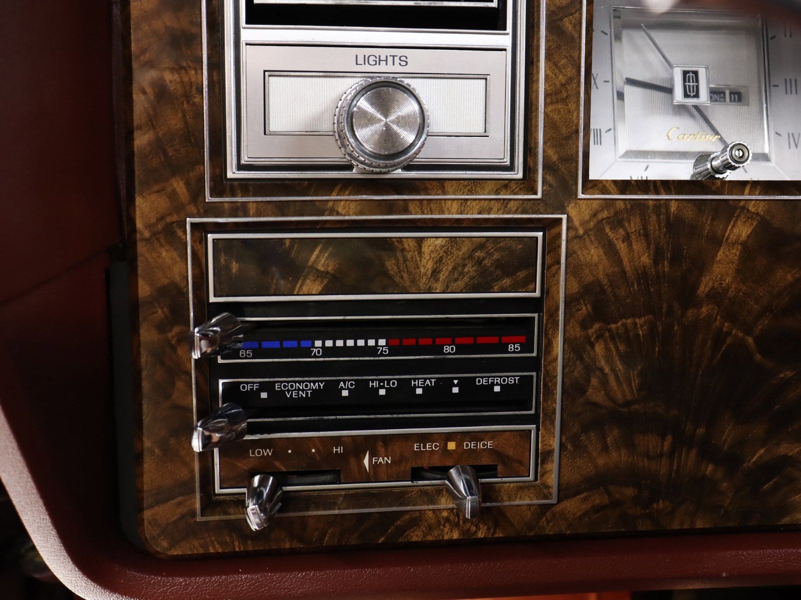 1977 Lincoln Continental 11