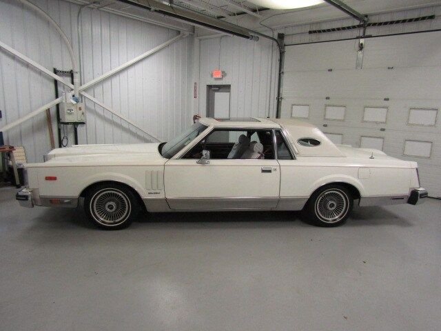 1982 Lincoln Continental 4