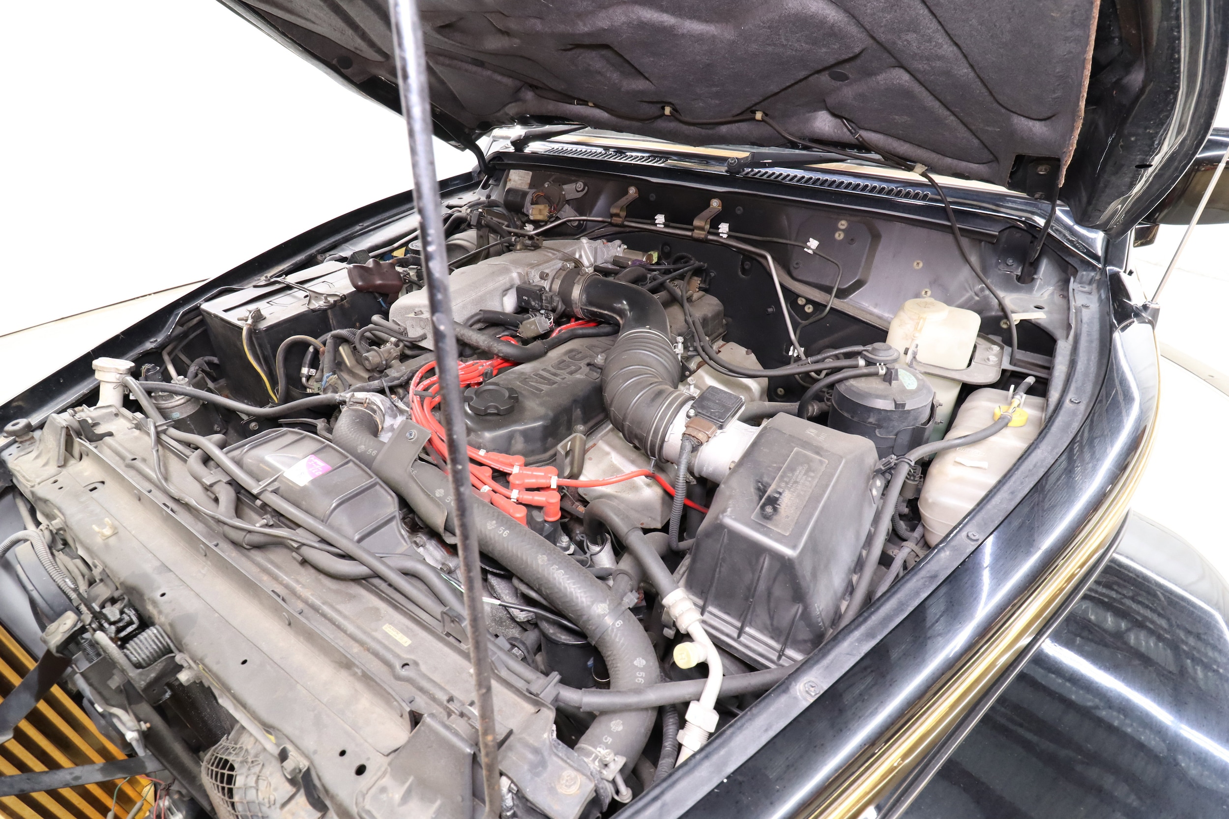 1995 Nissan Safari 29