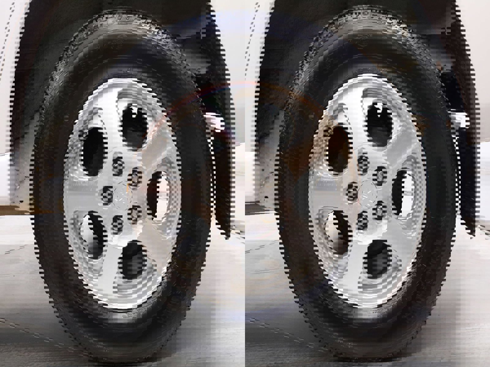 1999 Mitsubishi Pajero 33