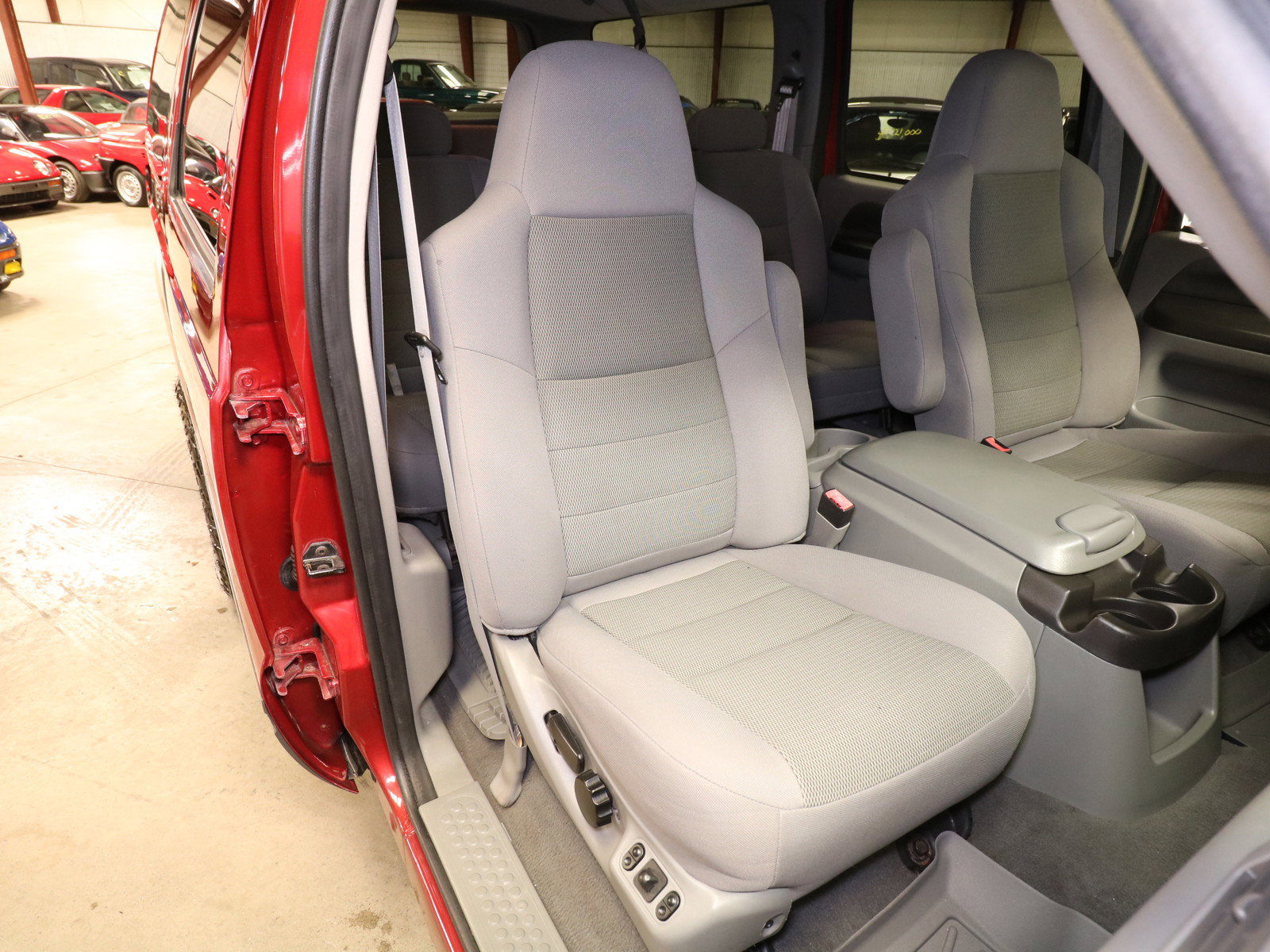 2005 Ford Excursion 16
