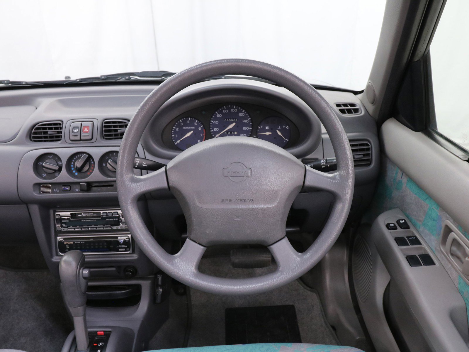 1998 Nissan March 12
