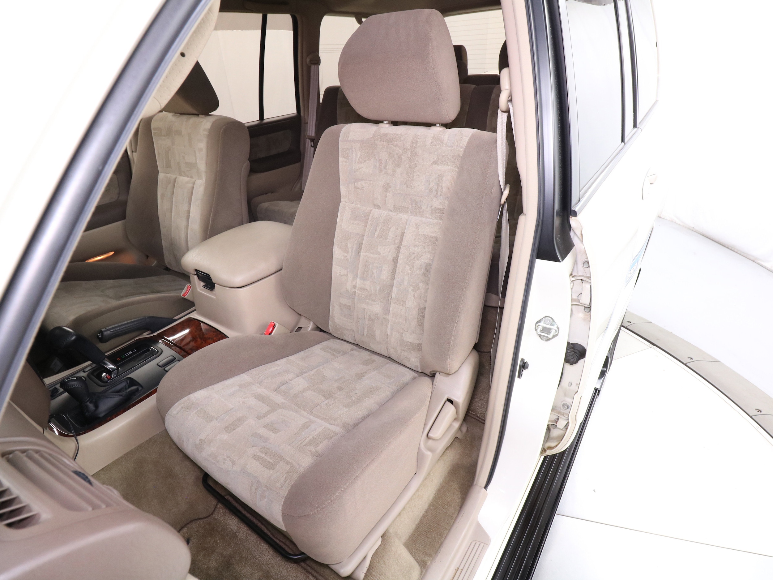 1998 Toyota Land Cruiser 18