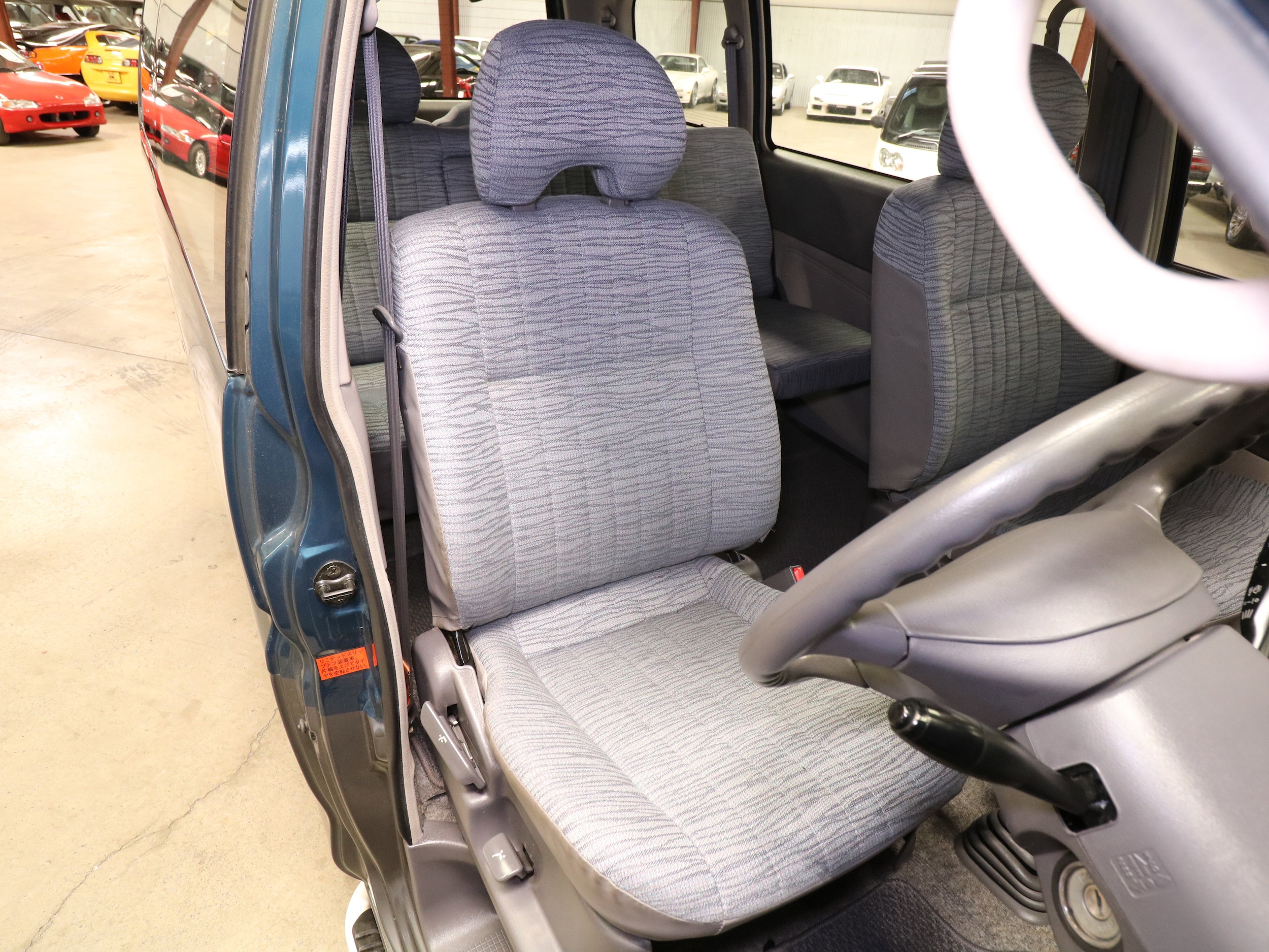1994 Mitsubishi Delica 18