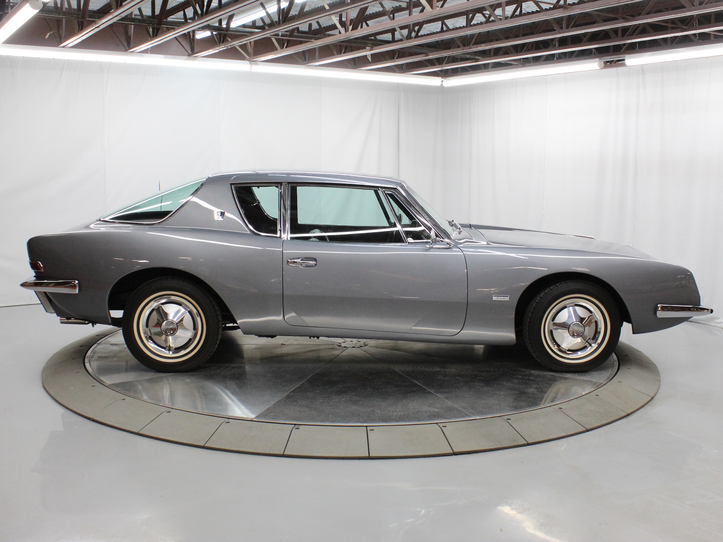 1964 Studebaker Avanti 8