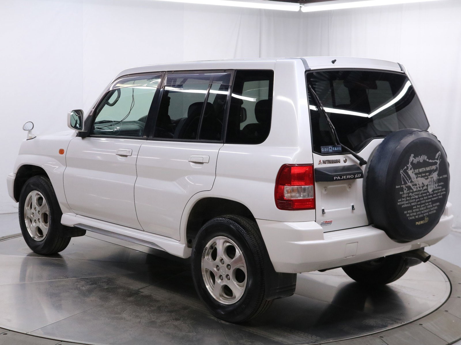 1999 Mitsubishi Pajero 4
