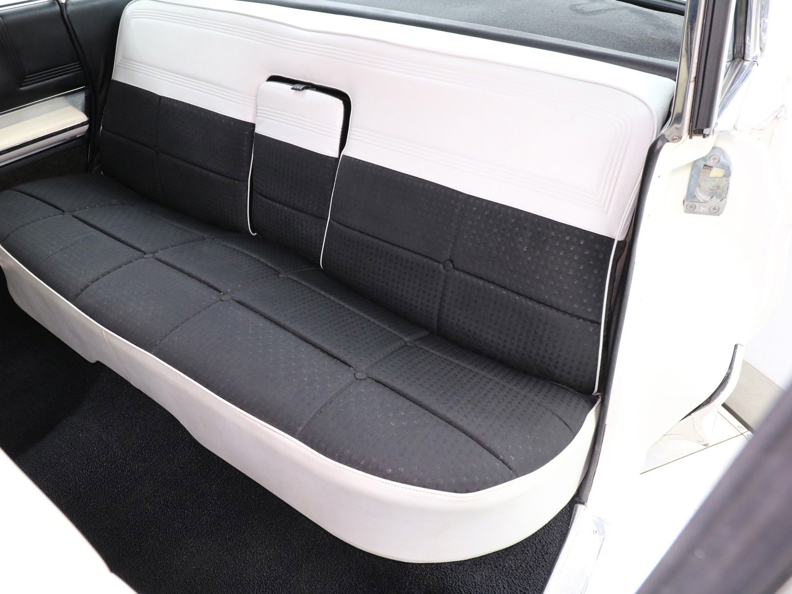 1961 Cadillac Deville 18