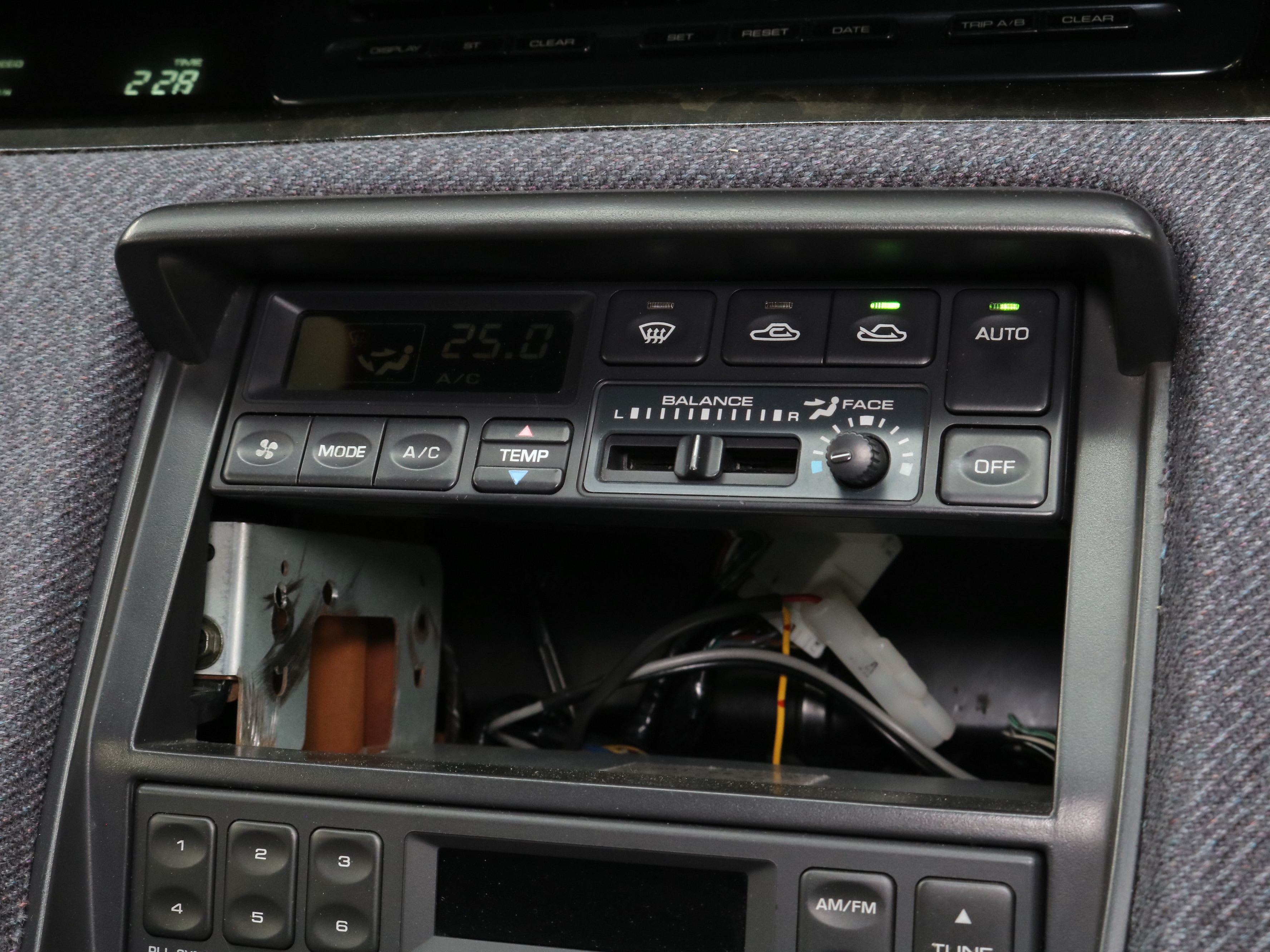 1990 Mazda Cosmo 11