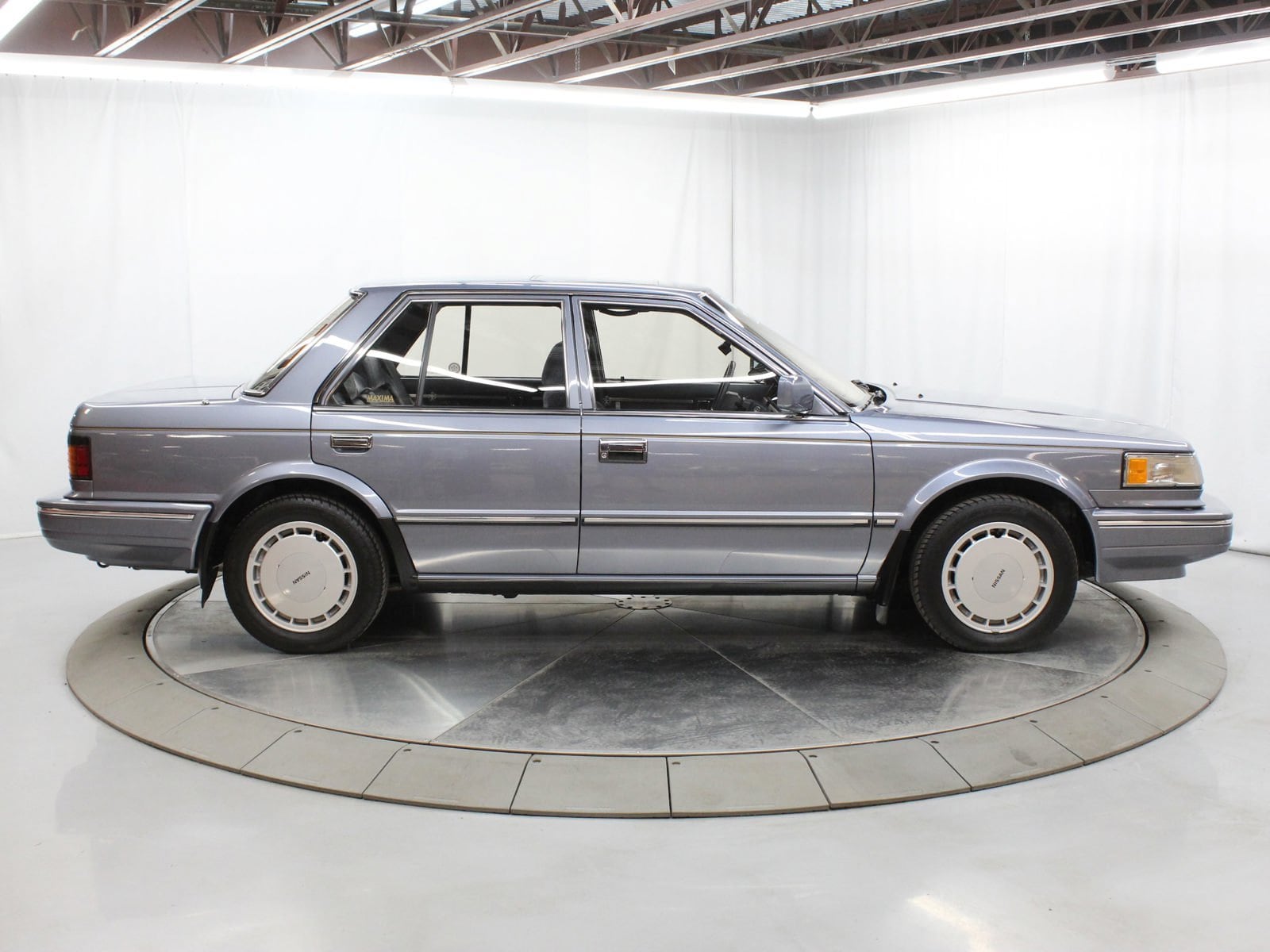 1987 Nissan Maxima 18