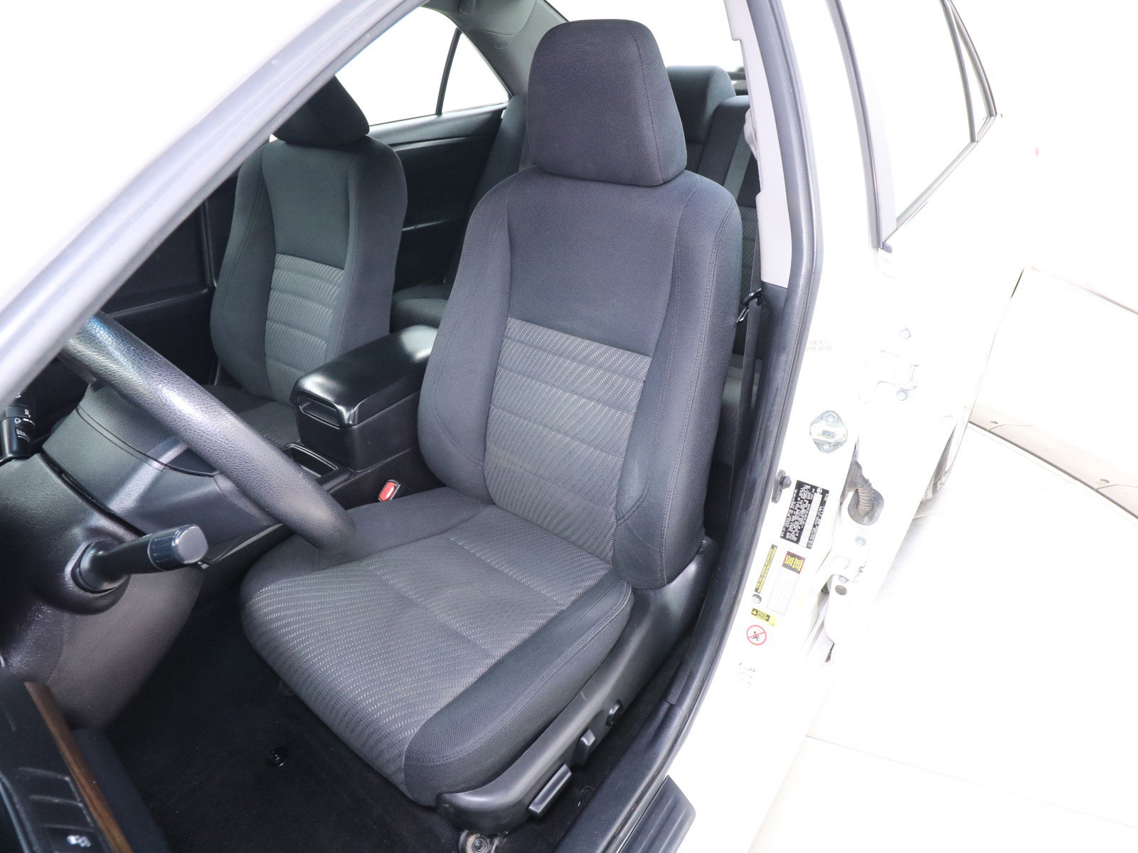 2015 Toyota Camry 16