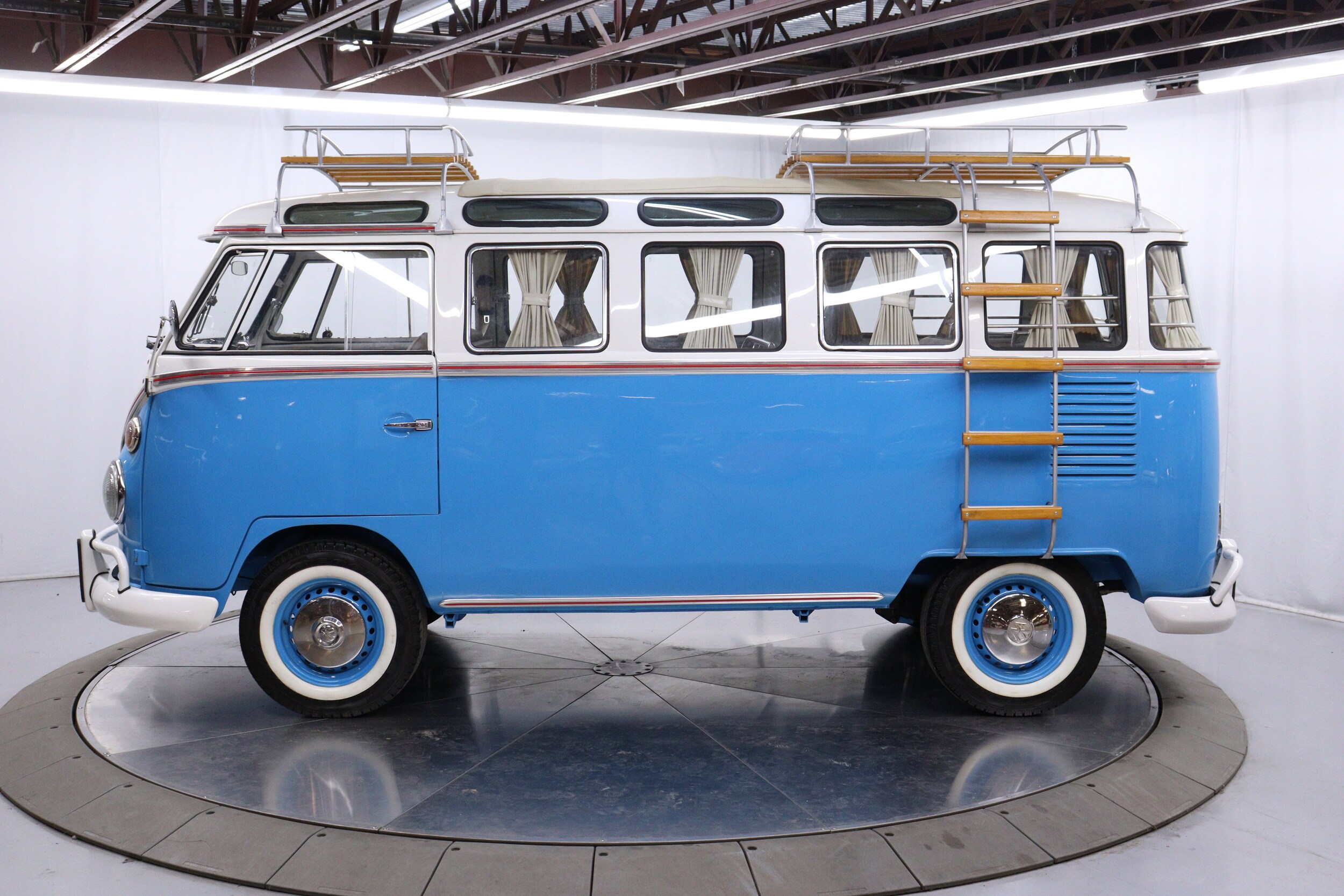 1972 Volkswagen Bus 6