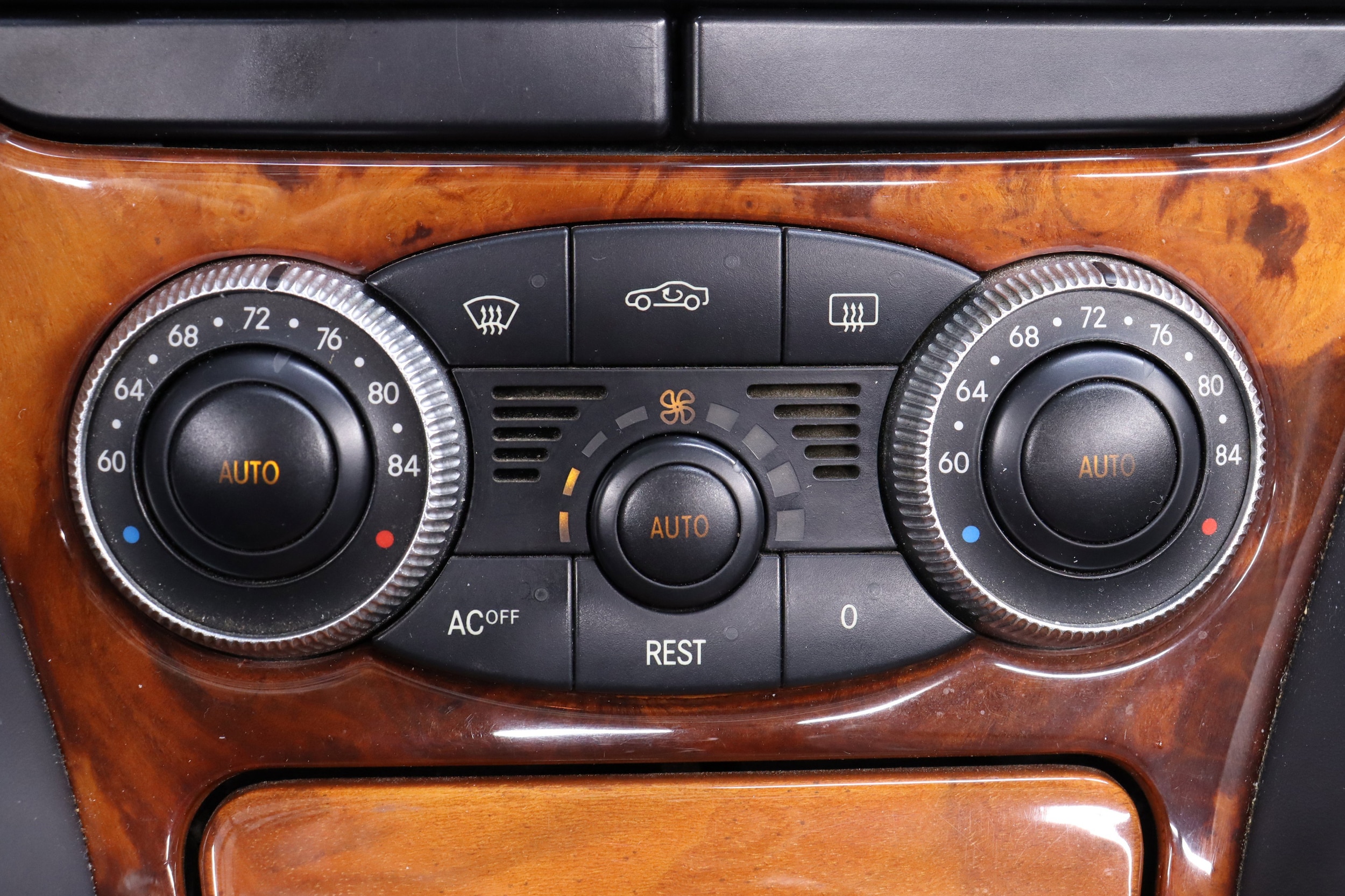 2004 Mercedes-Benz SL-Class 22