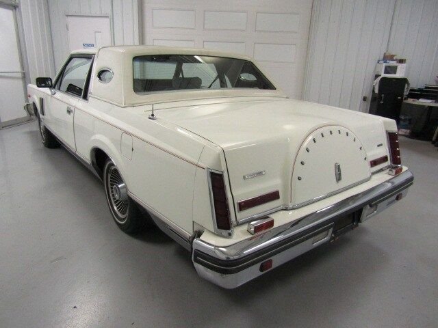 1982 Lincoln Continental 5
