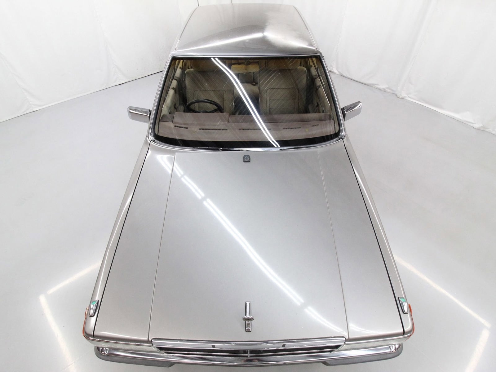 1983 Nissan Gloria 37