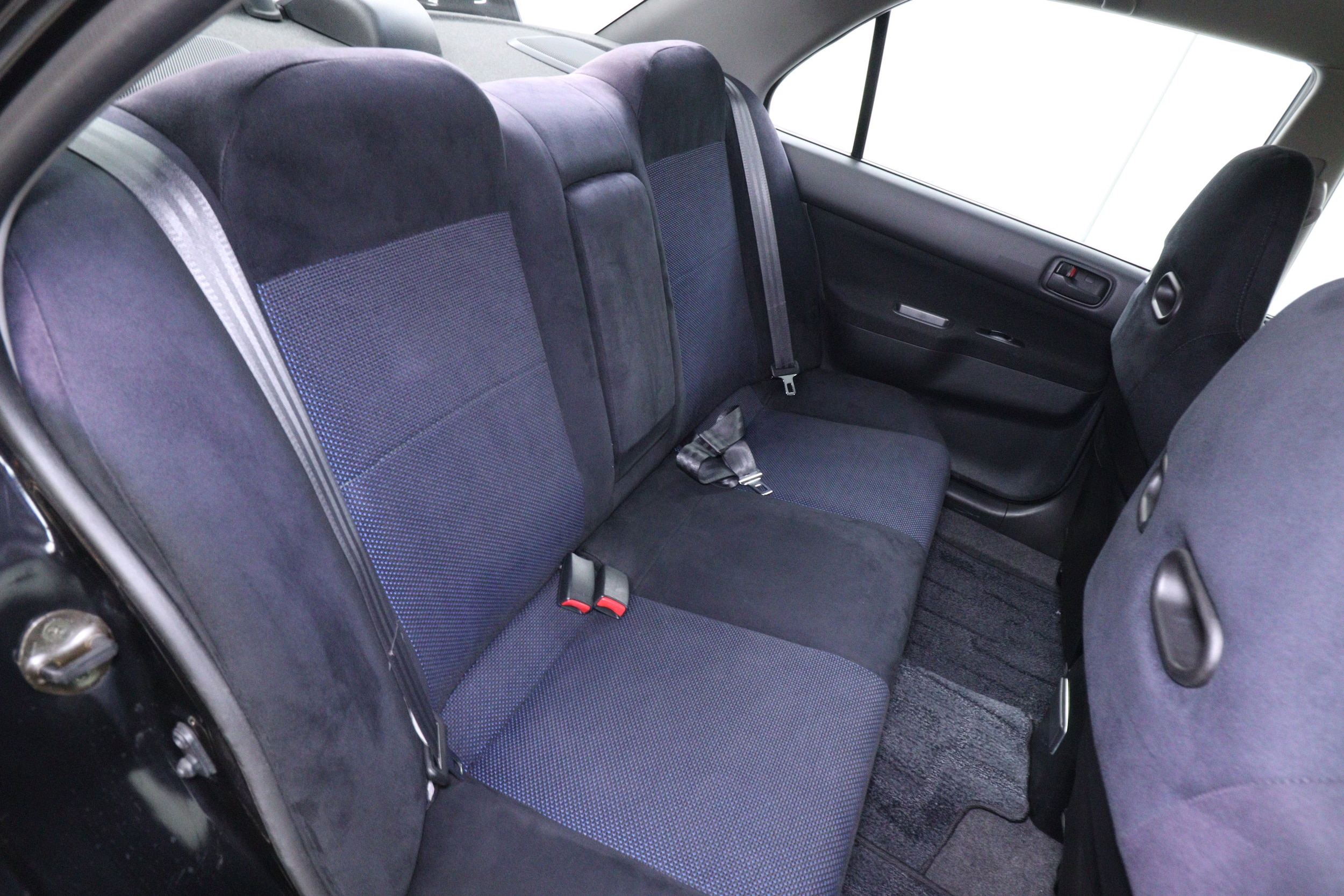 2001 Mitsubishi Lancer 18