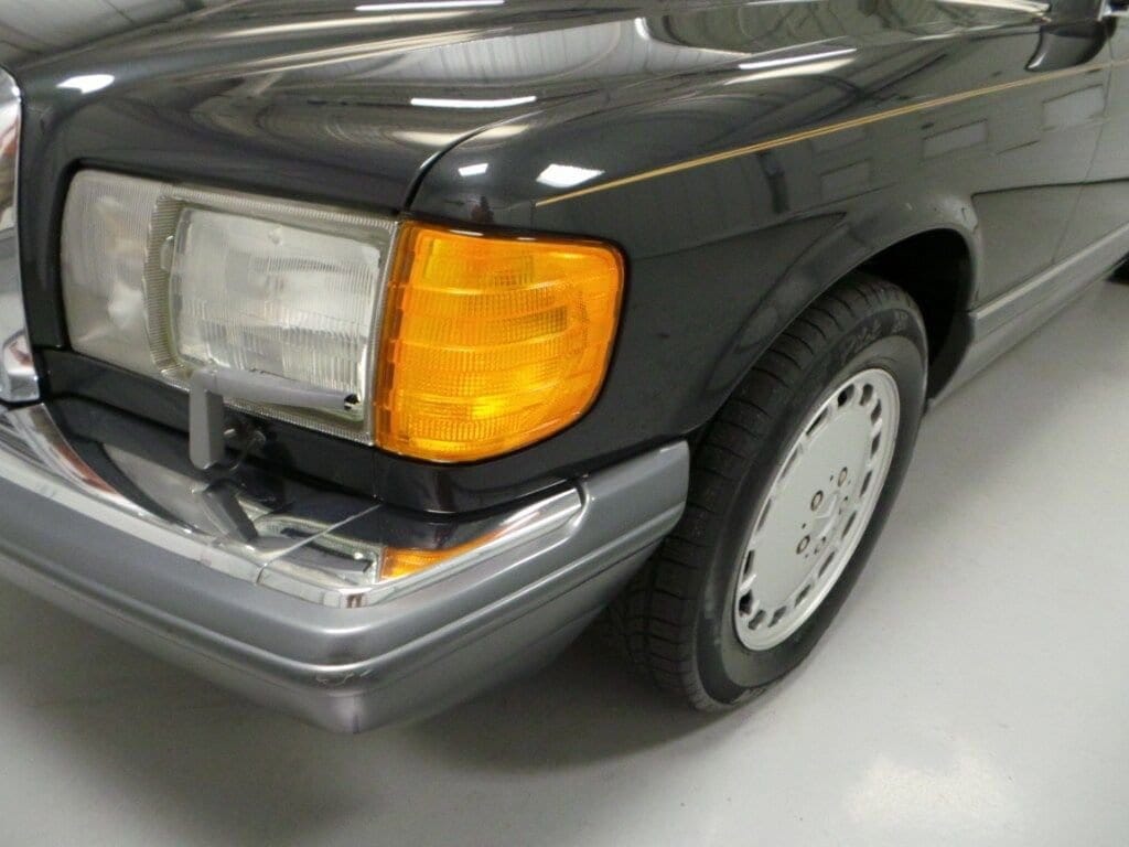 1991 Mercedes-Benz 300 SEL 32