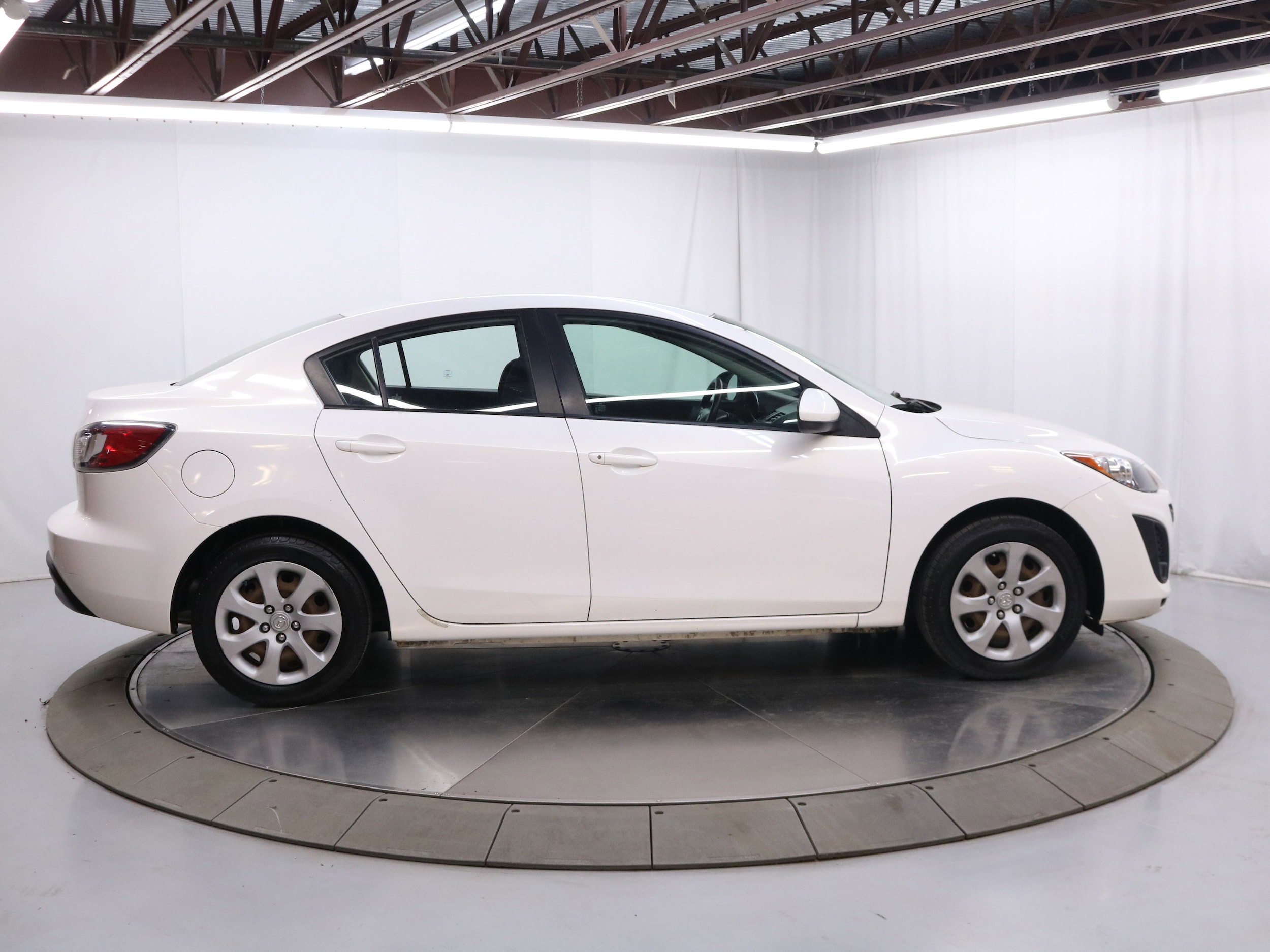 2010 Mazda 3 8