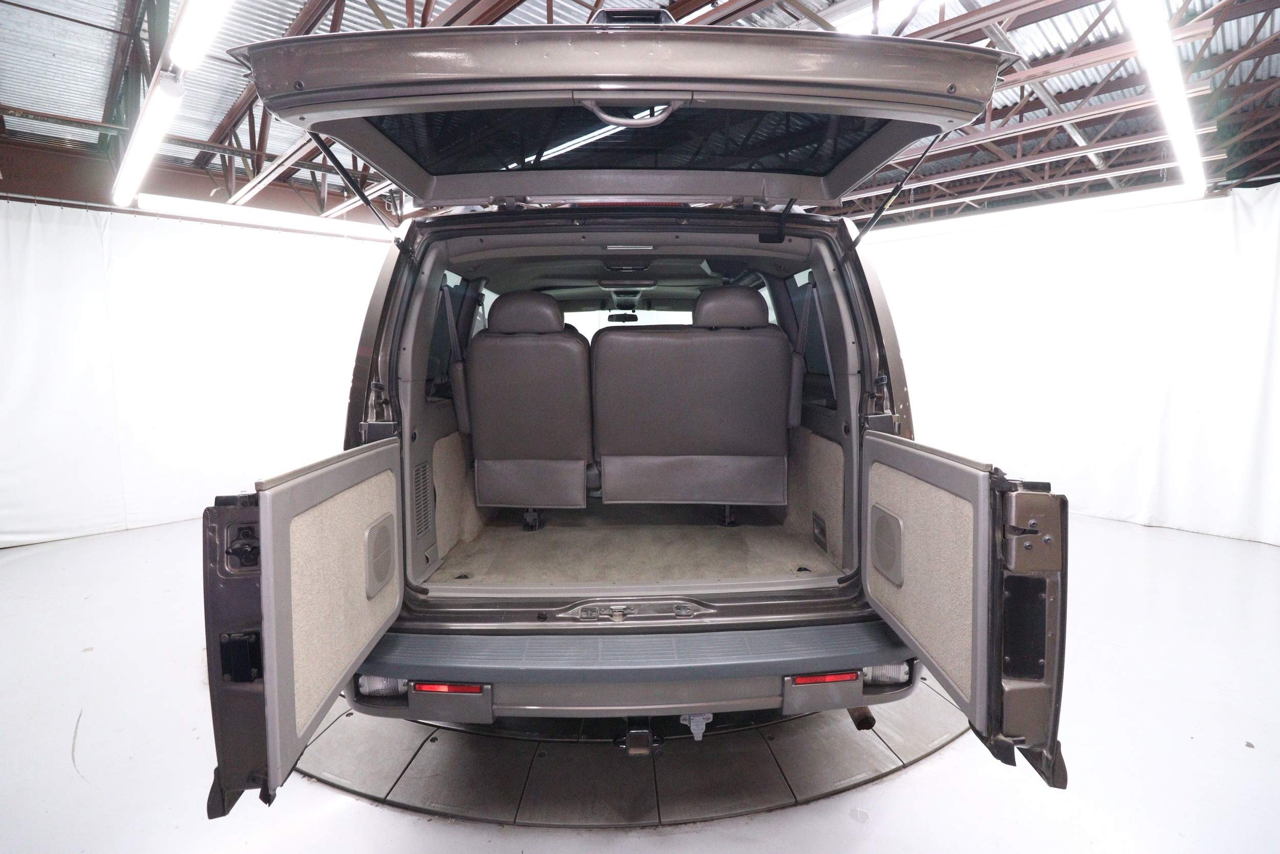 2000 Chevrolet Astro LT 28