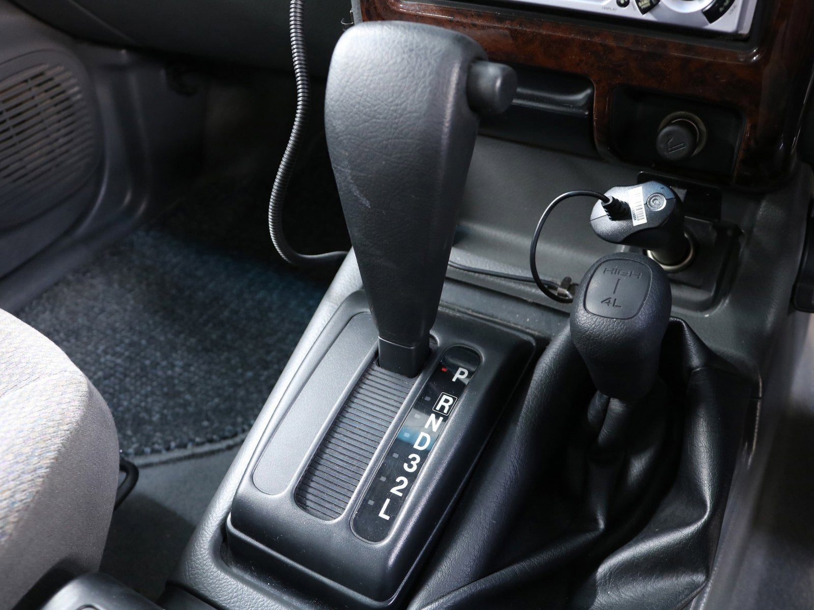 1998 Isuzu Wizard 14