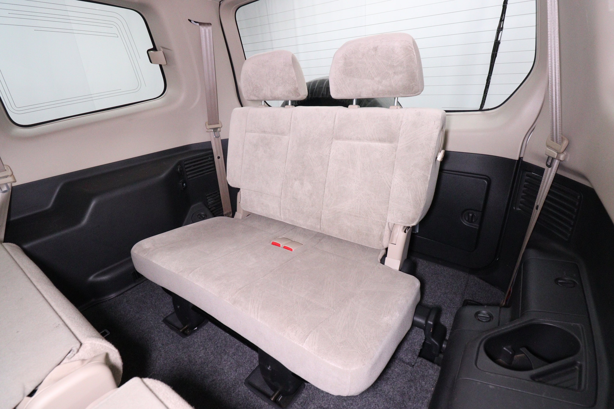2000 Mitsubishi Pajero 22