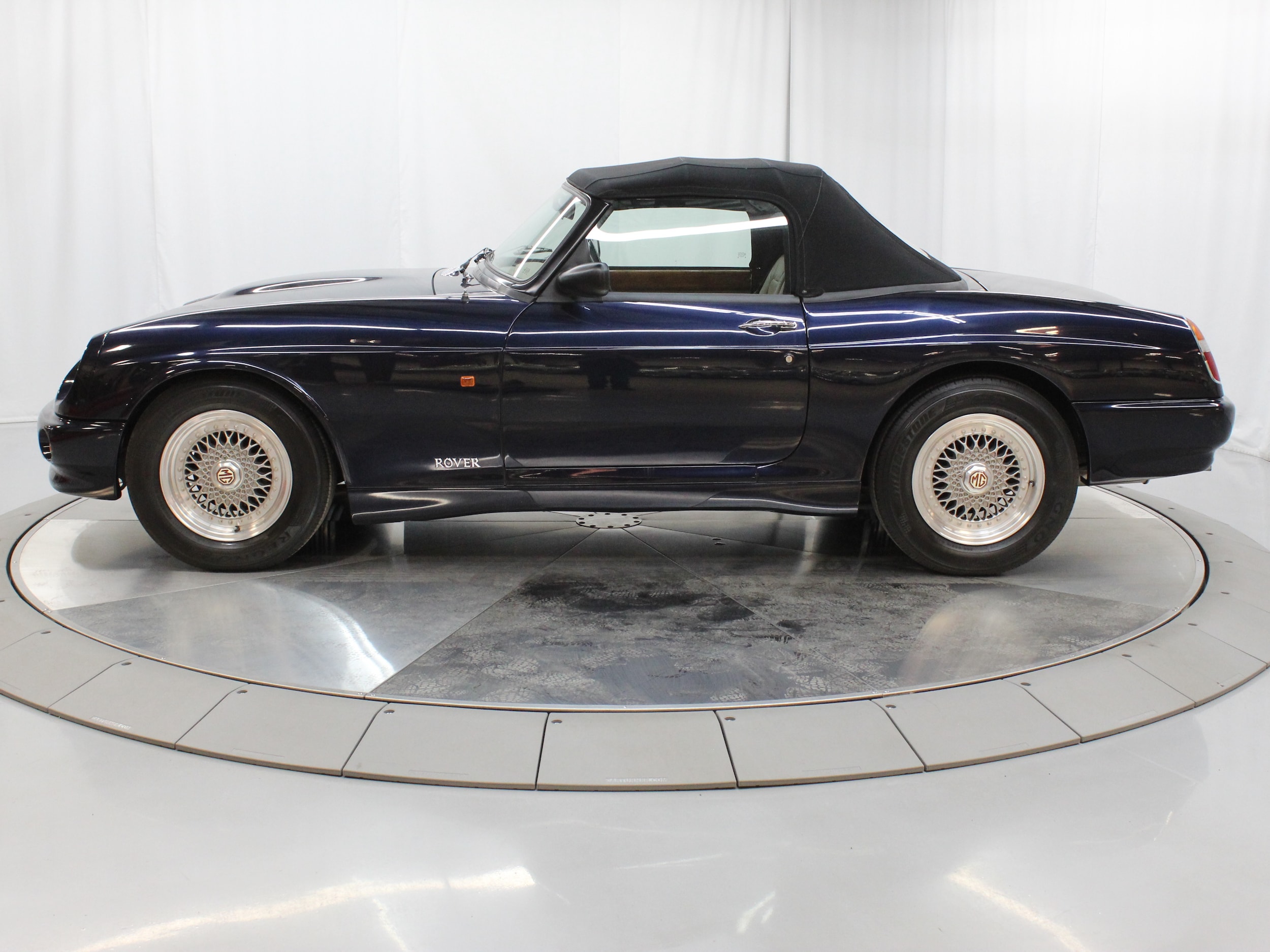 1994 Rover MG RV8 4