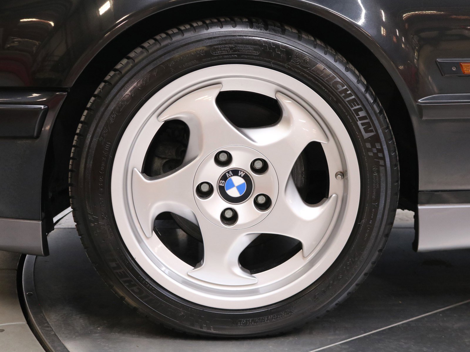 1993 BMW M5 42