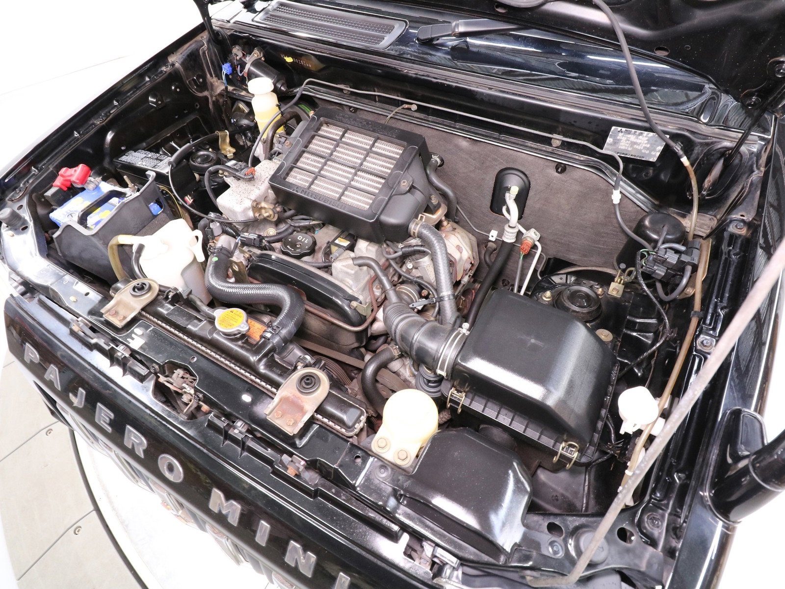 1999 Mitsubishi Pajero 26